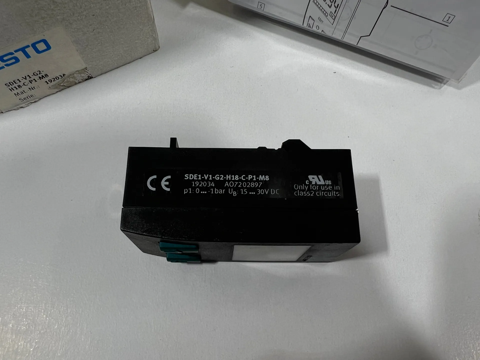 Festo SDE1-V1-G2-H18-C-P1-M8 – 192034 – Pressure Switch – New - Image 1