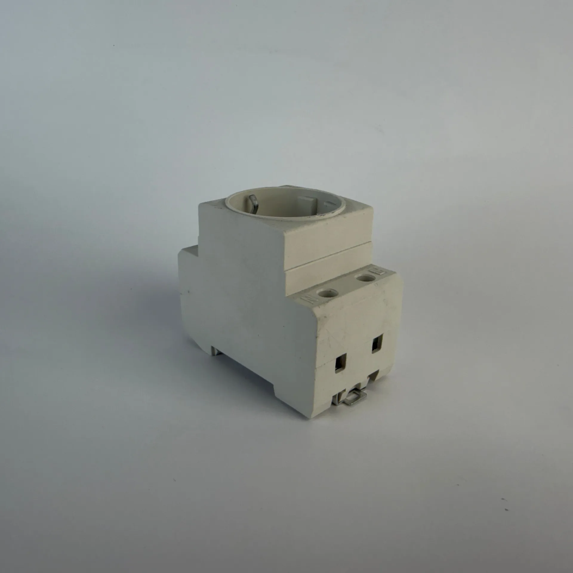 Tracon Electric C60-DAO DIN Rail Schuko Socket 230V 16A 2P+E - Image 1