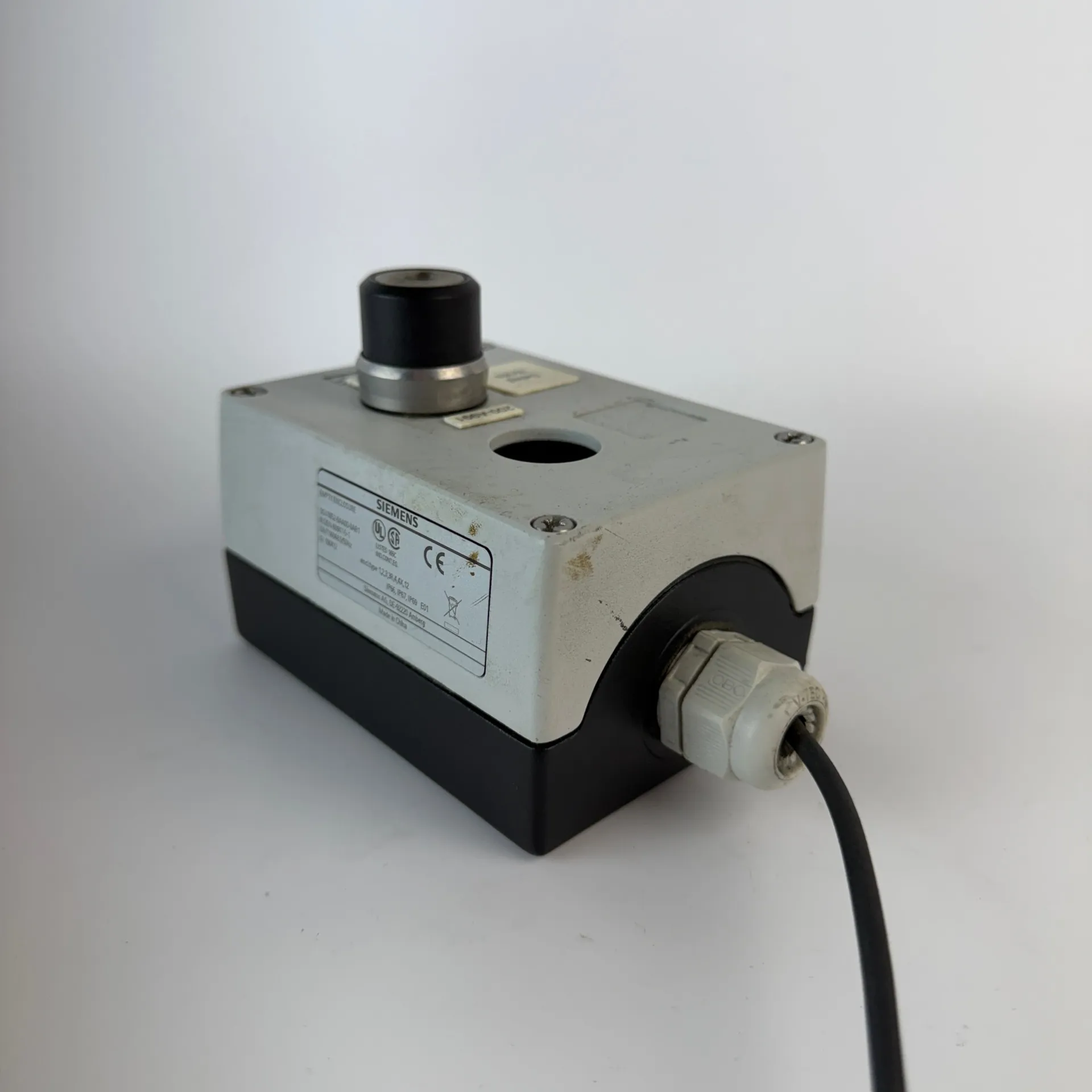 Siemens 3SU1852-0AA00-0AB1 SIRIUS ACT Metal Control Station Enclosure with Key Selector - Thumbnail 6