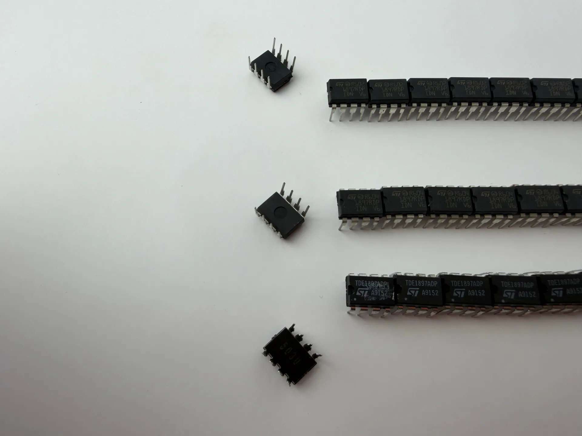 STMicroelectronics Intelligent Power Switch IC Lot 39pcs – 11x R602 1897RDP, 9x R604 1897RDP, 19x TDE1897ADP - Thumbnail 3