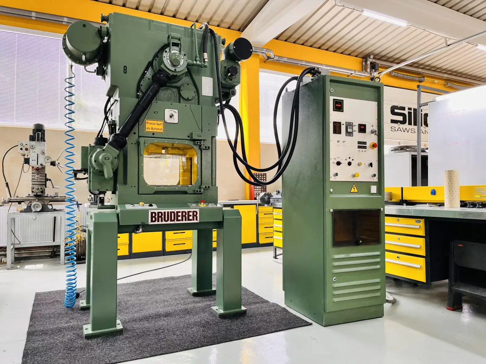 Bruderer BSTA 200 Automatic Punching Press 200 kN with BBV 100/75 Feeder - Thumbnail 7