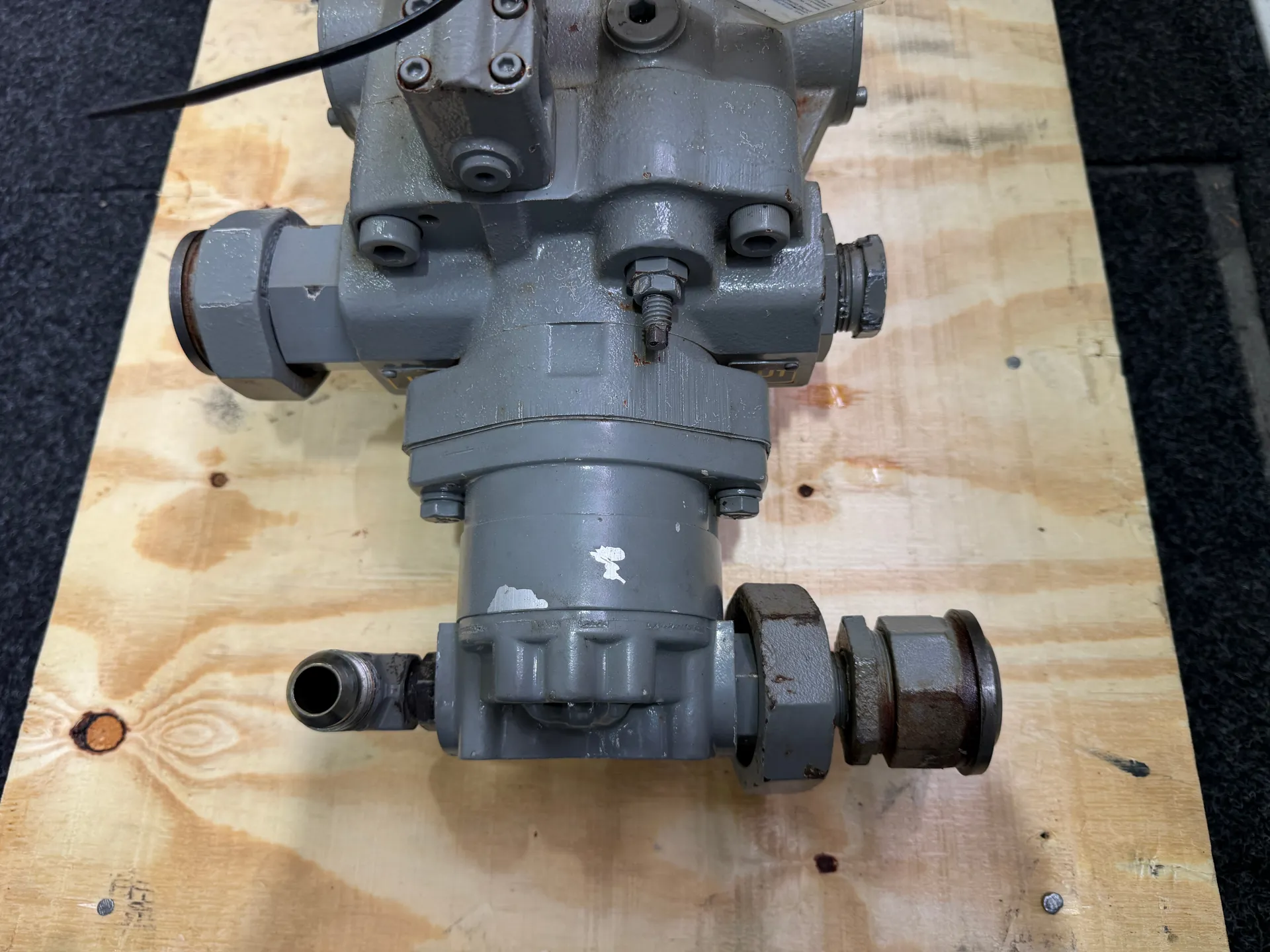 Parker PVP23303R26A2A20 Hydraulic Piston Pump + Baldor CM2333T 15HP Motor 230/460V - Thumbnail 9
