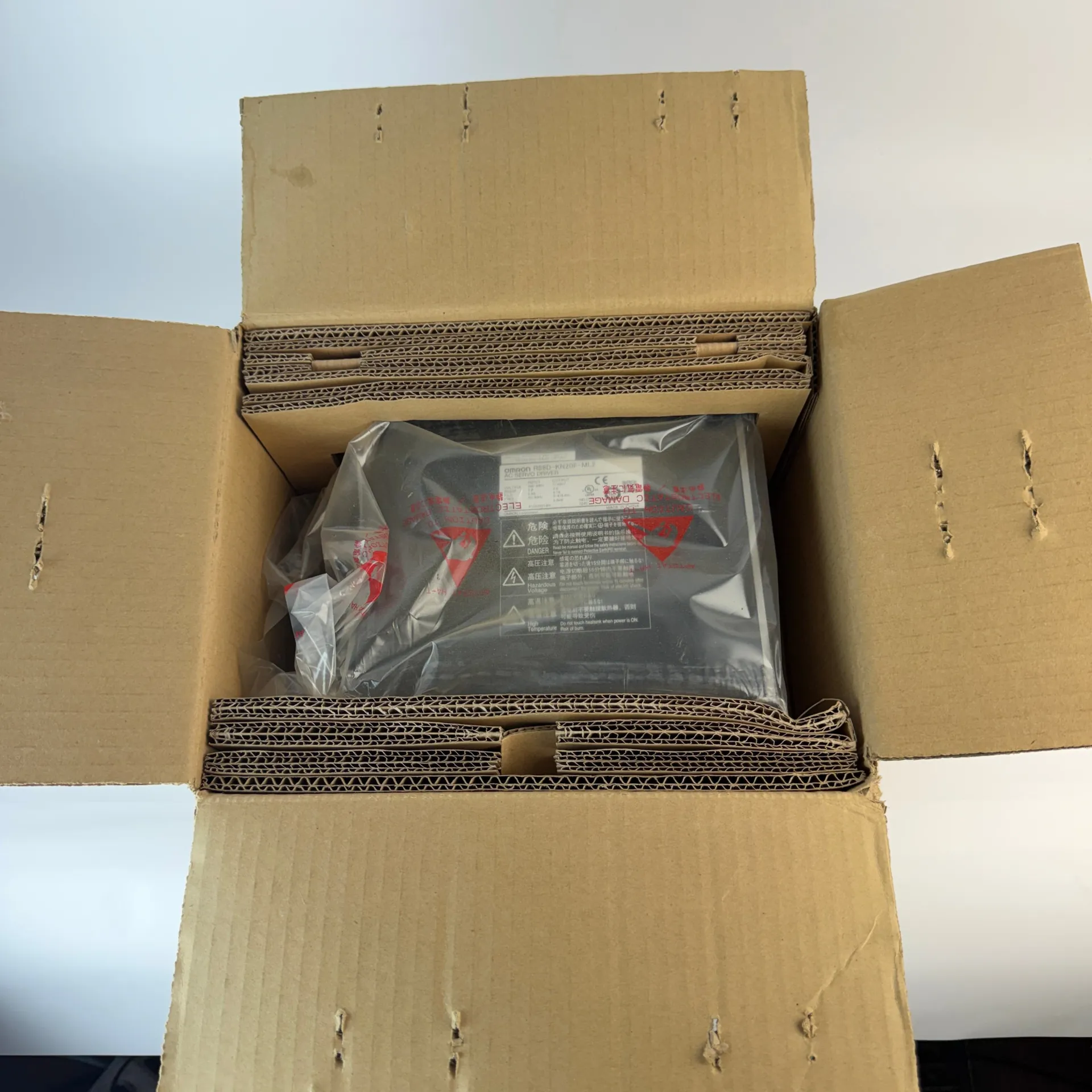 Omron R88D-KN20F-ML2 Accurax G5 2kW 400V AC Servo Driver MECHATROLINK-II - Image 1