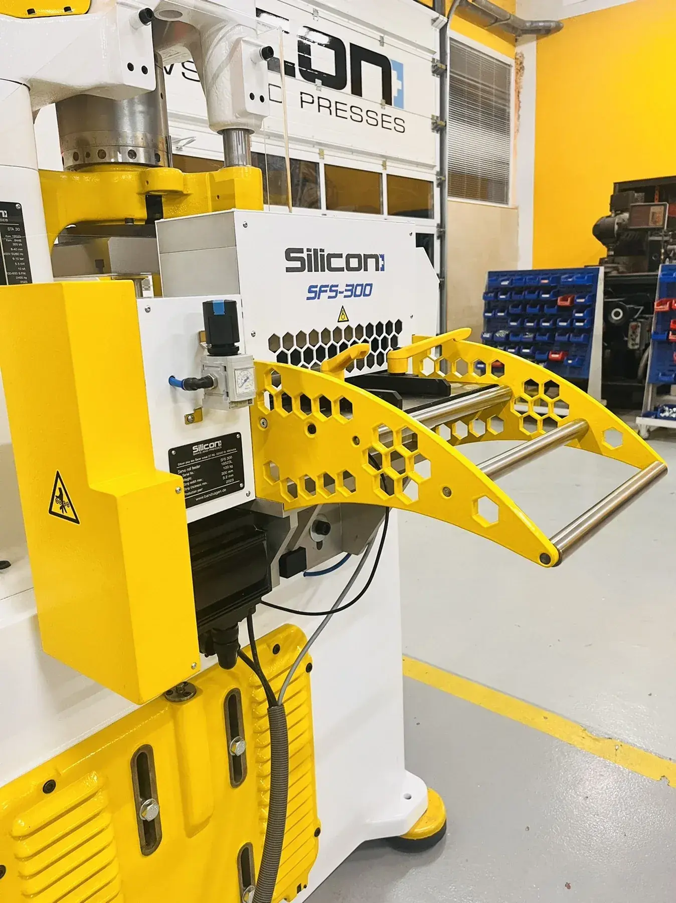 Silicon+ SFS 200 / SFS 300 High-Speed Servo Feeder - Thumbnail 2