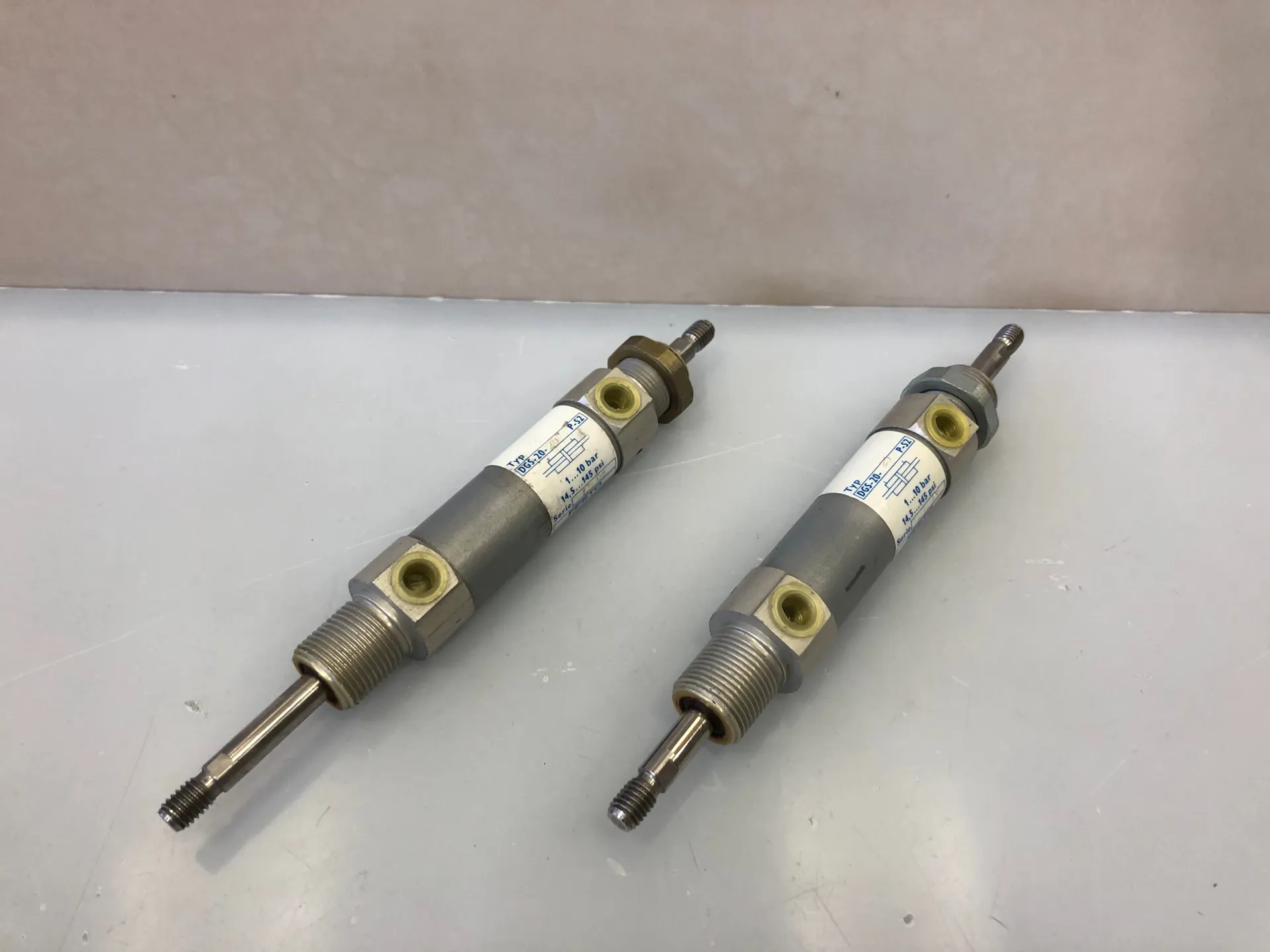 FESTO DGS-20-20-P-S2 Round Pneumatic Cylinder - Thumbnail 2