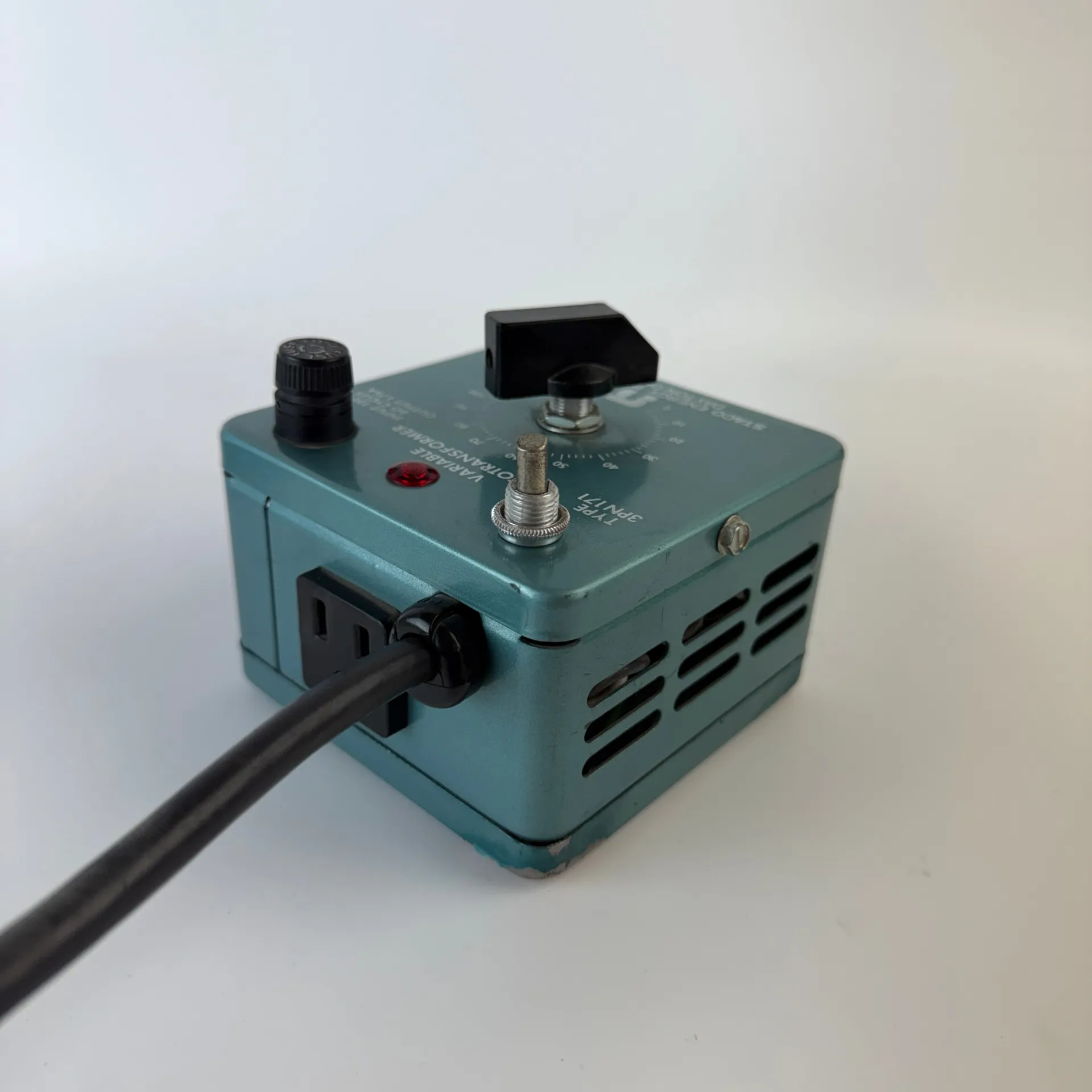 Staco Energy 3PN171 Variable Autotransformer 120V 1.75A 0-130V AC - Thumbnail 5