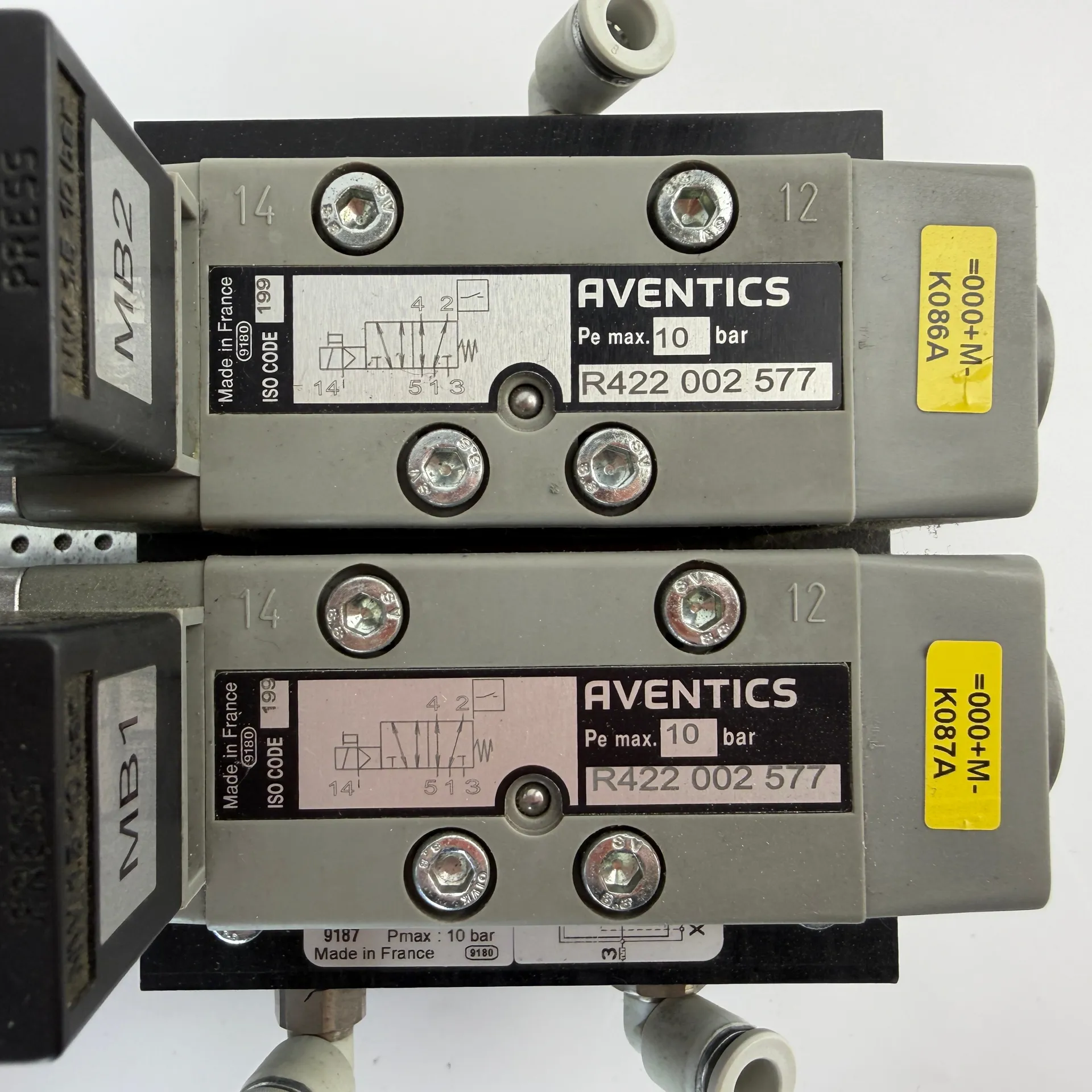AVENTICS Dual 5/2 Directional Valve R422 002 577 w/ Island R422 003 624 Sensors Coils - Thumbnail 2