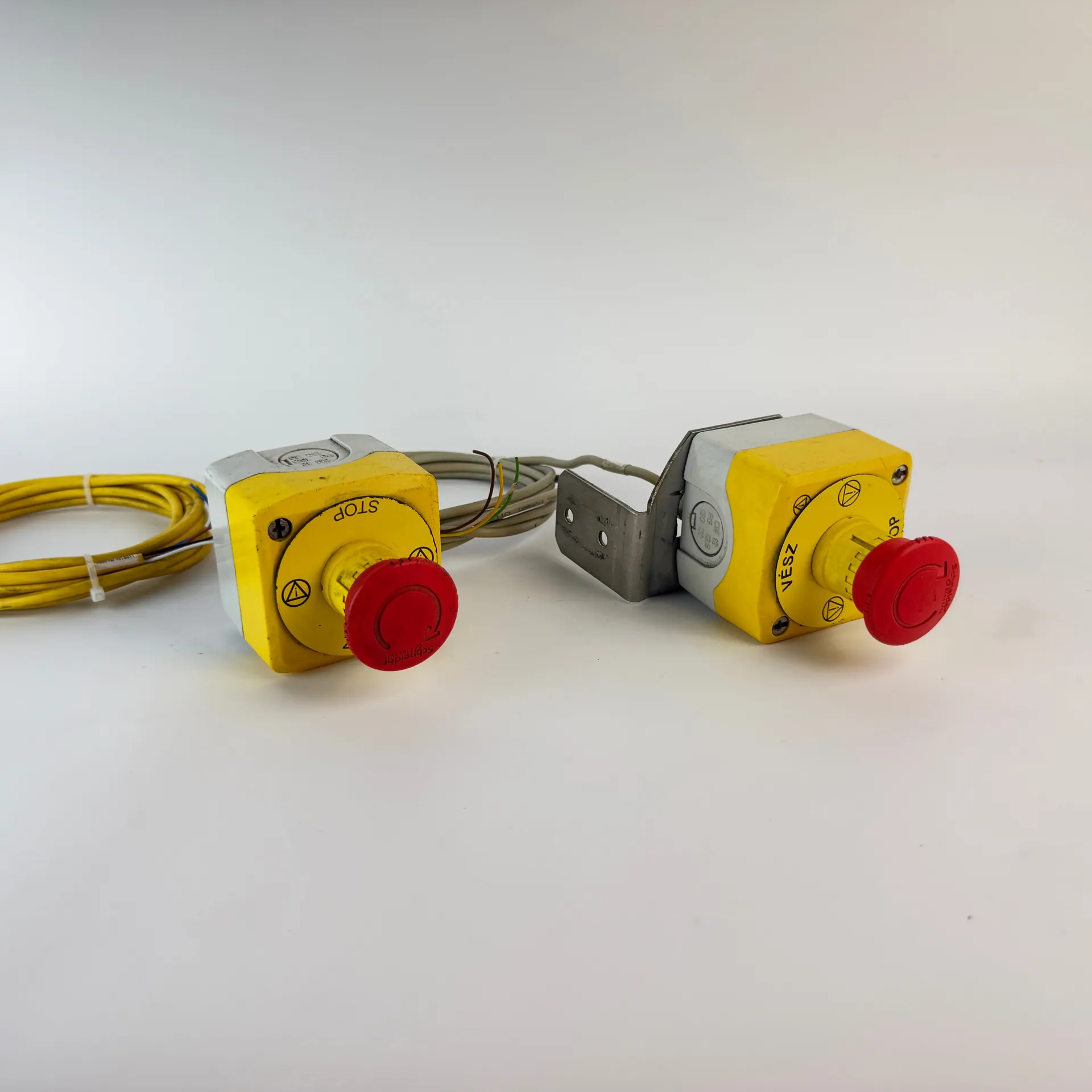 Lot of 2 Schneider Electric XAL Emergency Stop Mushroom Push Button Stations with Cables - Thumbnail 7