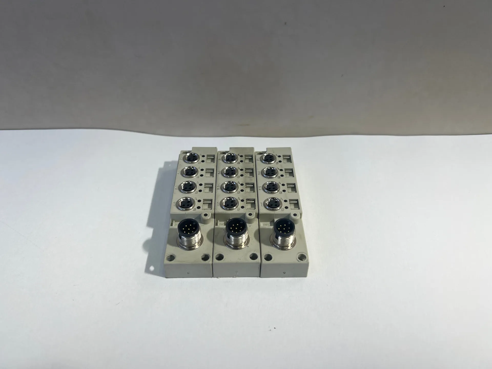 1x Weidmüller 1828740000 4-Port Slim Line M8 Distribution Terminal Block - Thumbnail 4