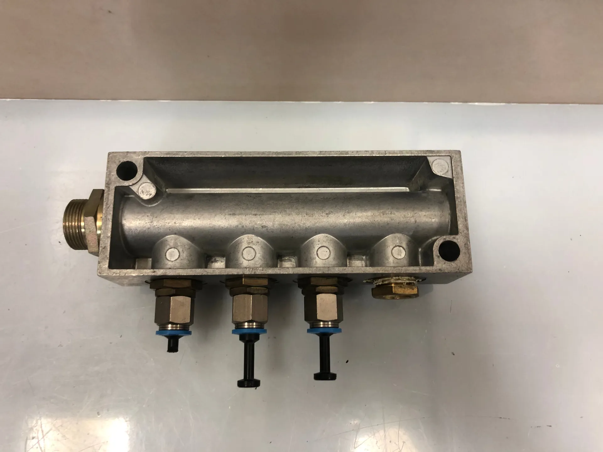 FESTO 6411 Del FR-8-1/2 Pneumatic Distributor Block – G 1/2" Port Manifold - Thumbnail 3