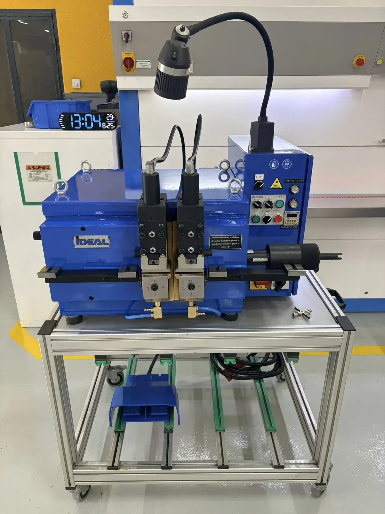 iDEAL BAS 065-11 Band Saw Blade Welder, Hydraulic Clamping, Blades to 60 mm - Thumbnail 4
