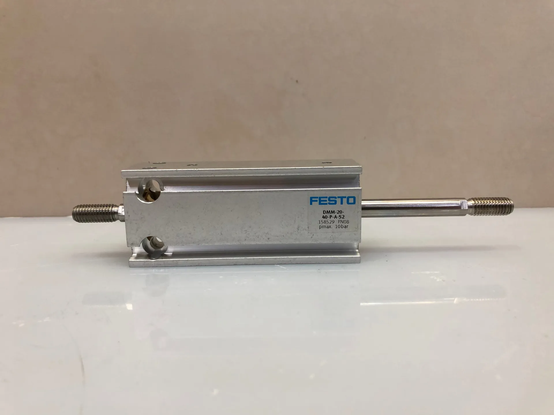 FESTO DMM‑20‑40‑P‑A‑S2 Compact Cylinder, Through‑Rod Variant (P/N 158529) - Thumbnail 2