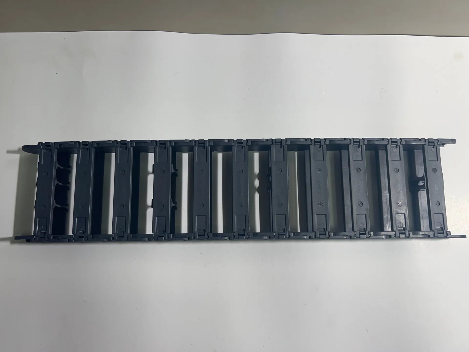 Igus 2500.10.100 Energy Chain Cable Carrier – Lot of 11pcs - Thumbnail 4
