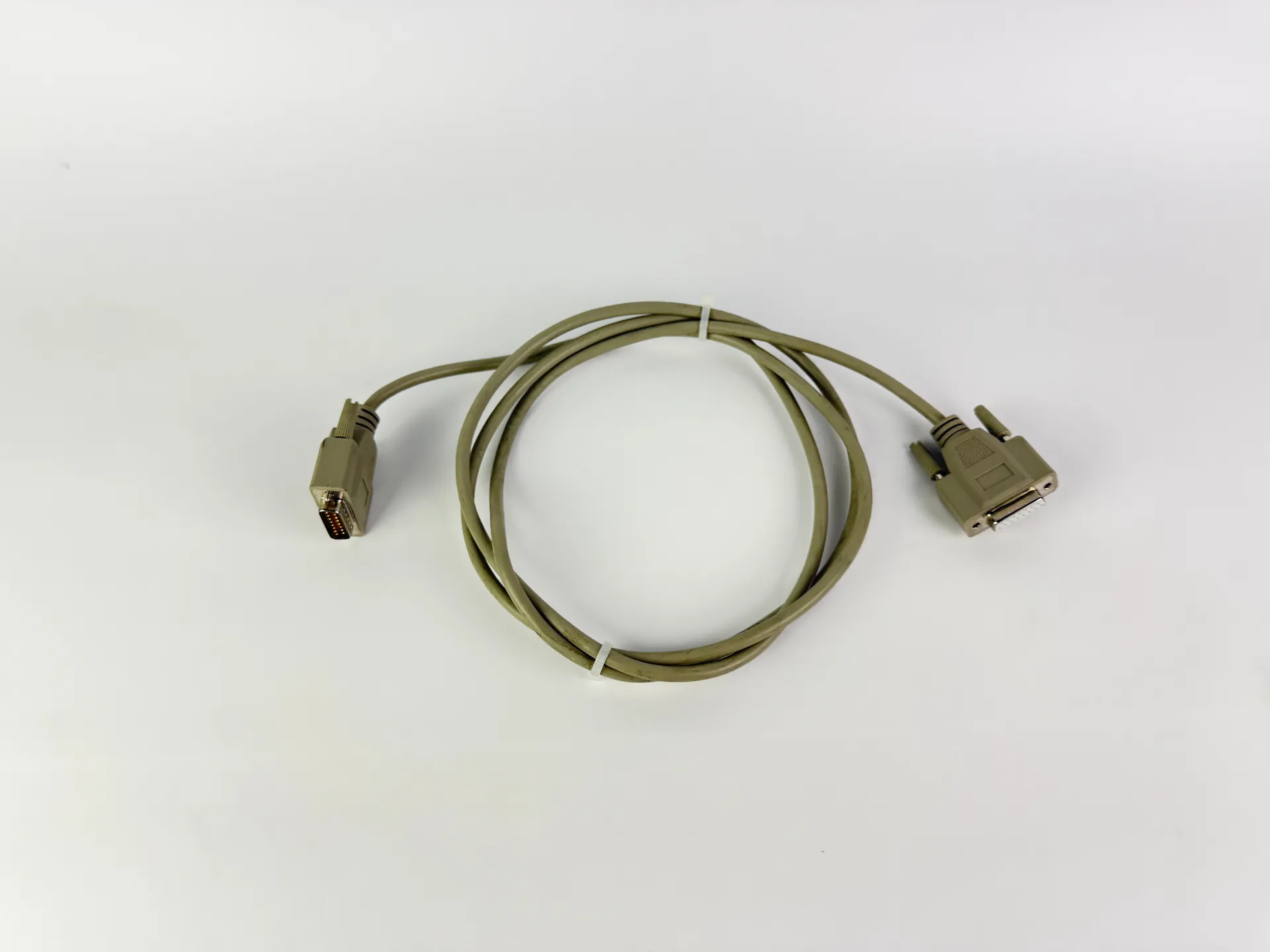 1x DB15 15-Pin D-Sub Cable Male to Female 2m Industrial Signal Cable - Image 1