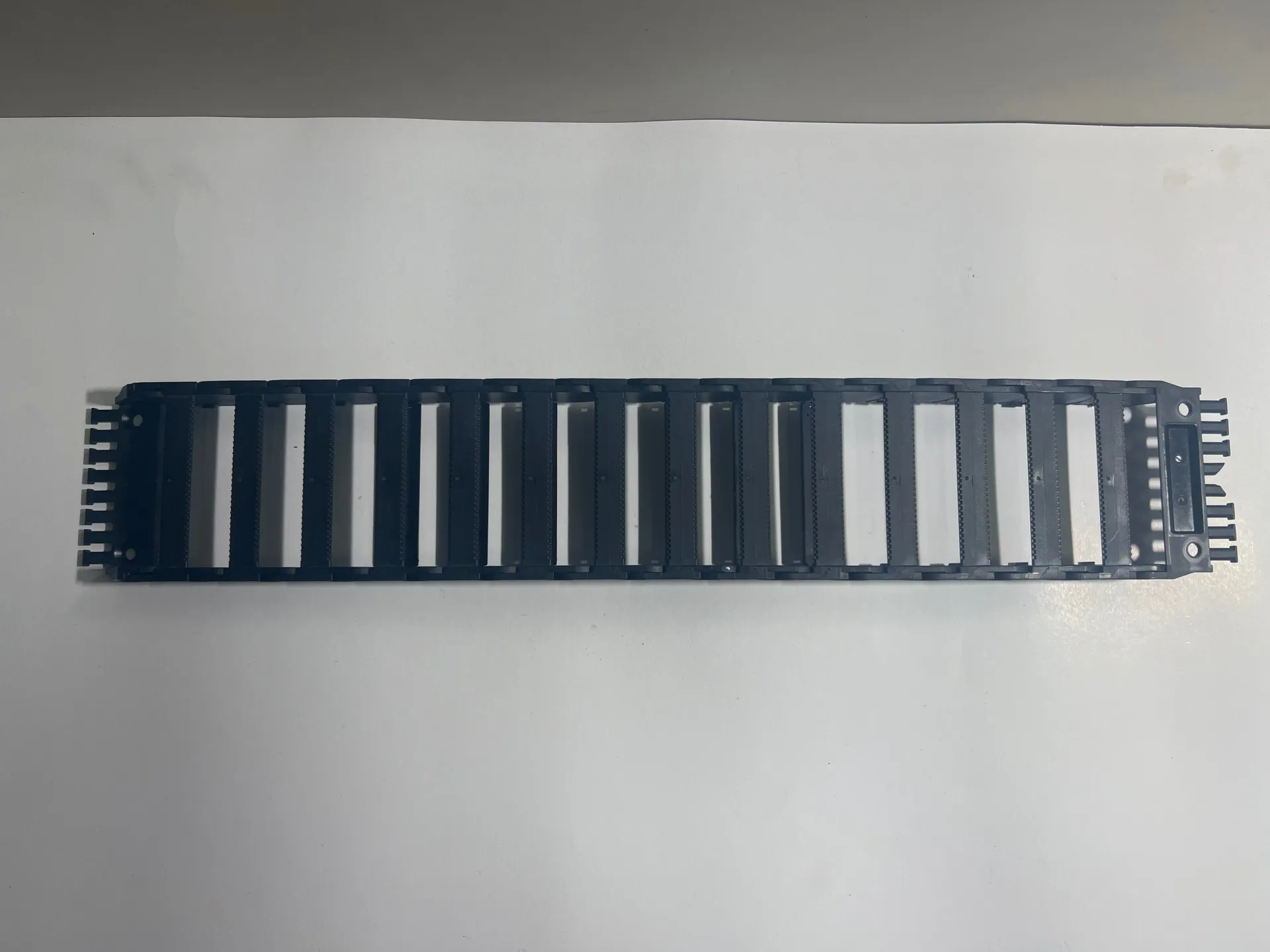 Igus 1400.080.075 Energy Chain Cable Carrier – Lot of 14 Pieces - Image 1