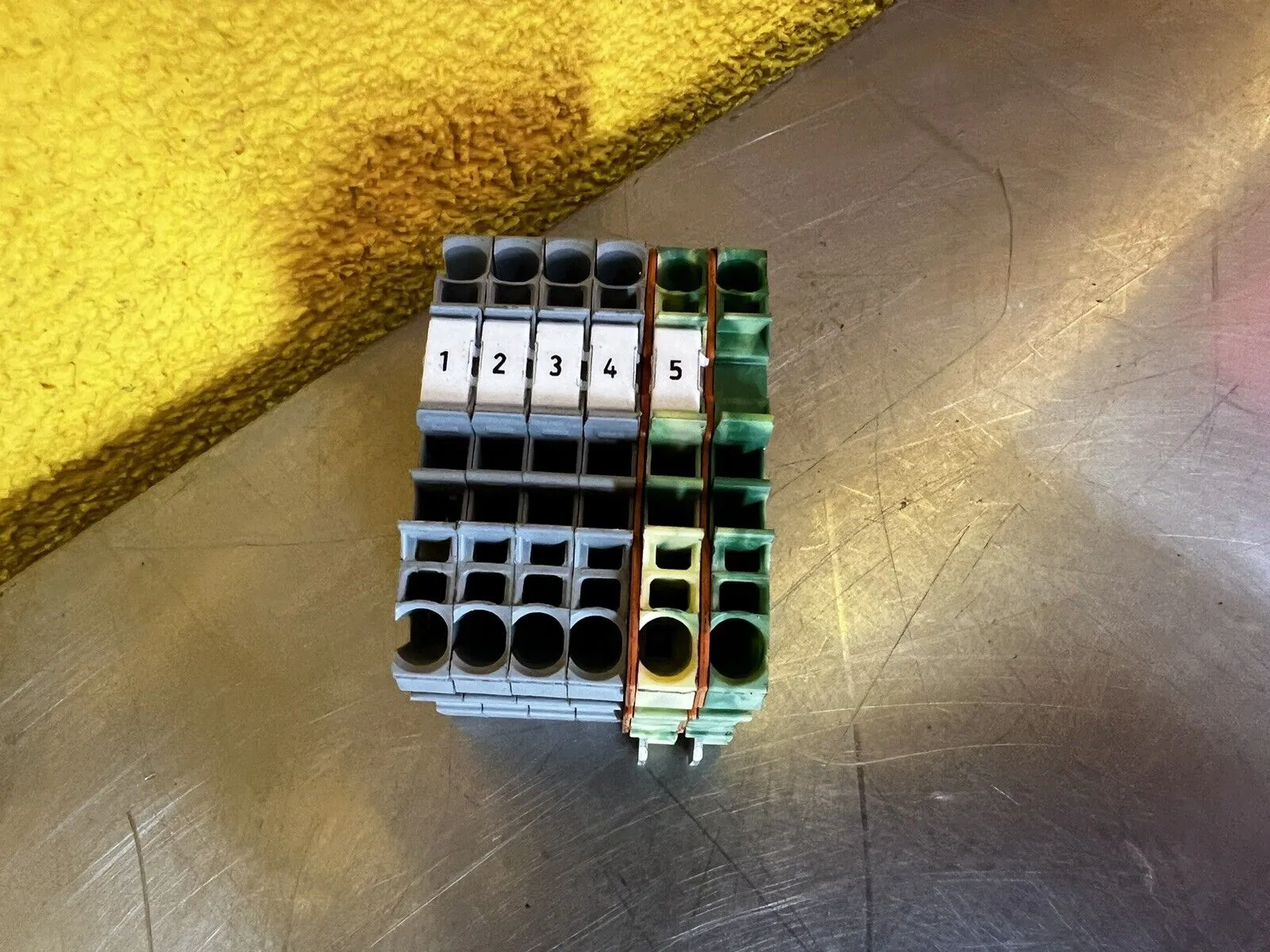 WAGO Ground Terminal Block – IEC 60947-7-2 Earth Clamp (Erdklemme)