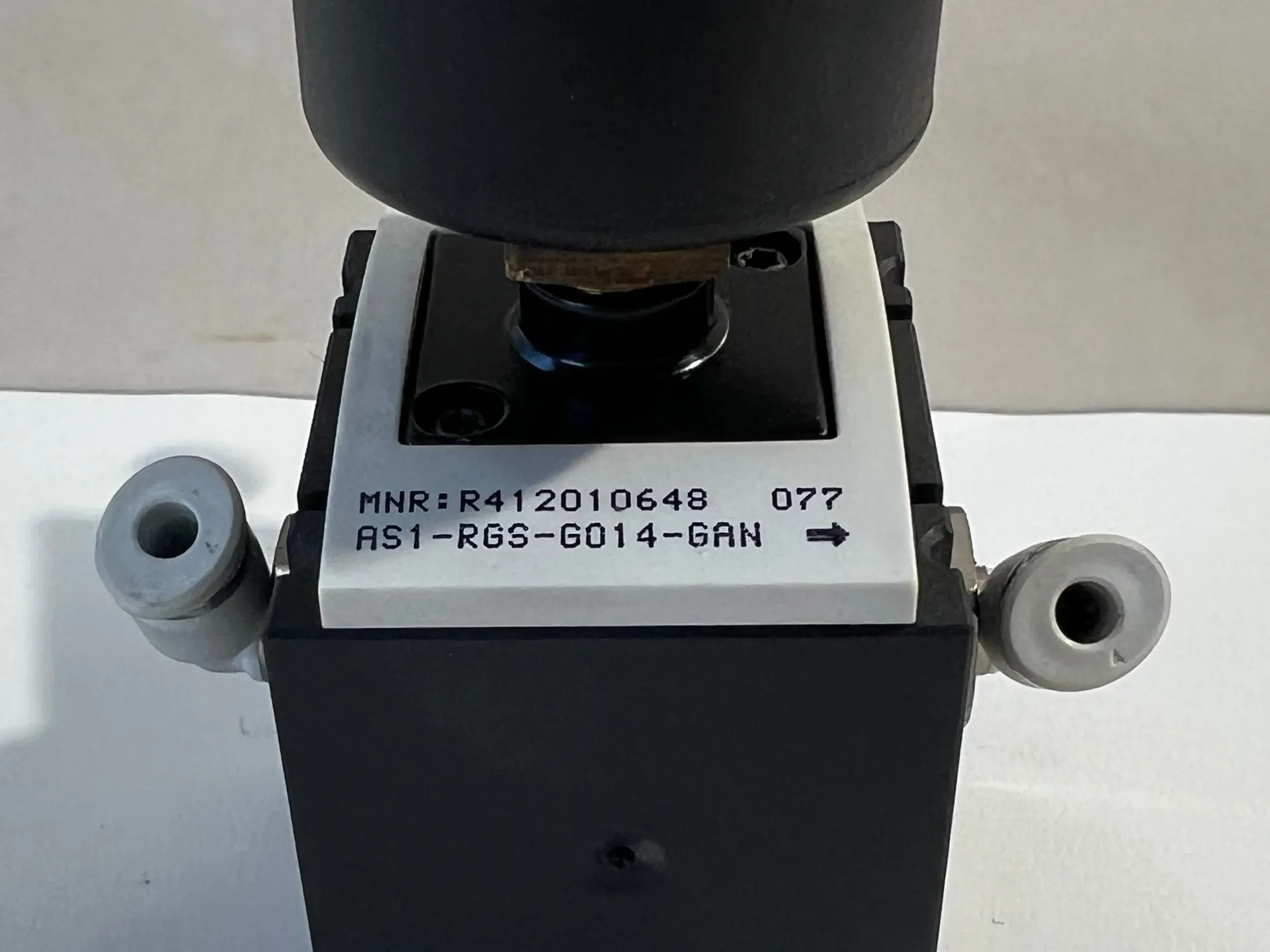 Aventics R412010648 Pressure Regulator AS1-RGS-G014-GAN with 0–10 Bar Gauge - Thumbnail 3