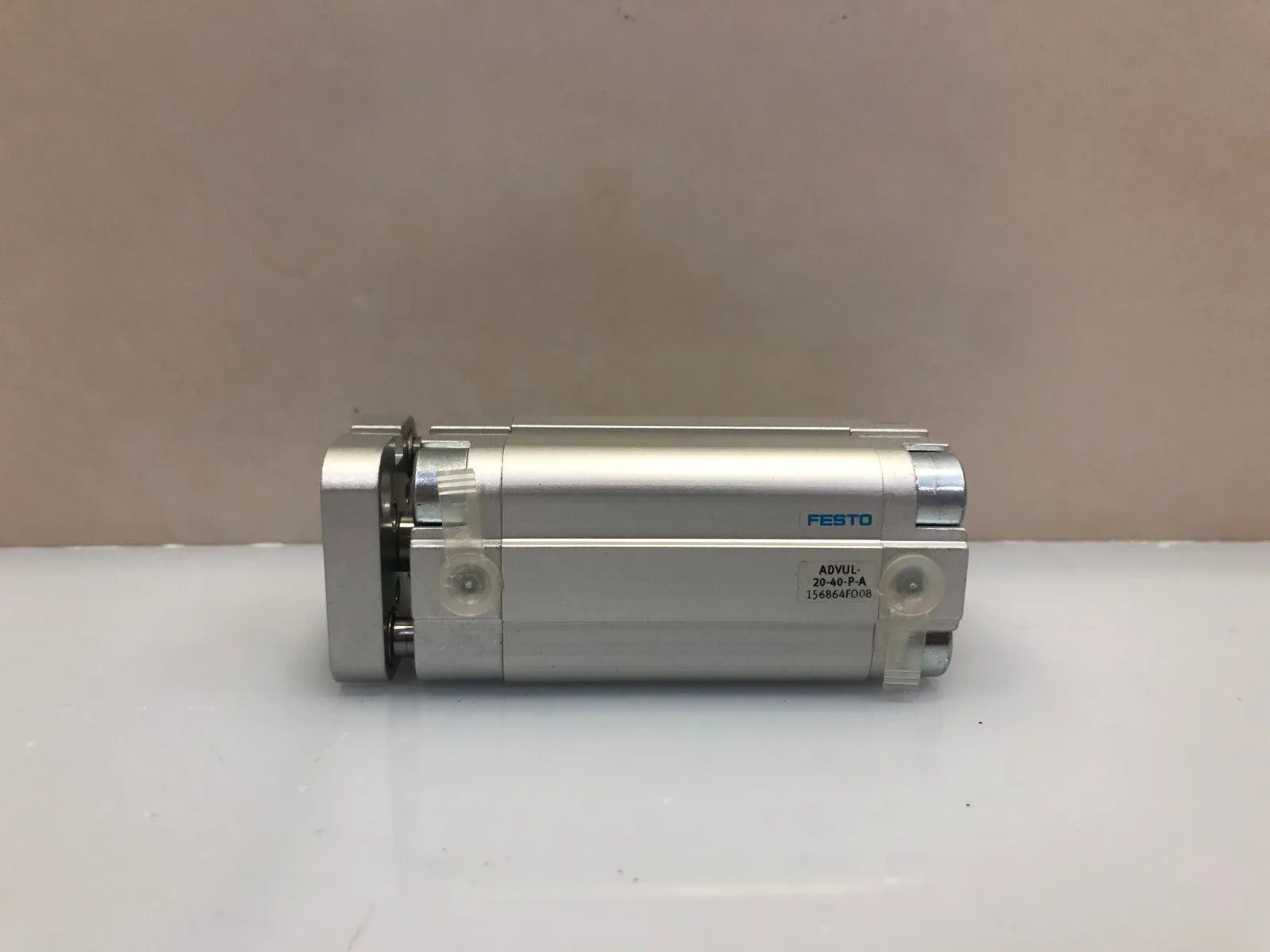 New Festo ADVUL-20-40-P-A Compact Pneumatic Cylinder 20mm Bore 40mm Stroke – 156864 - Image 1