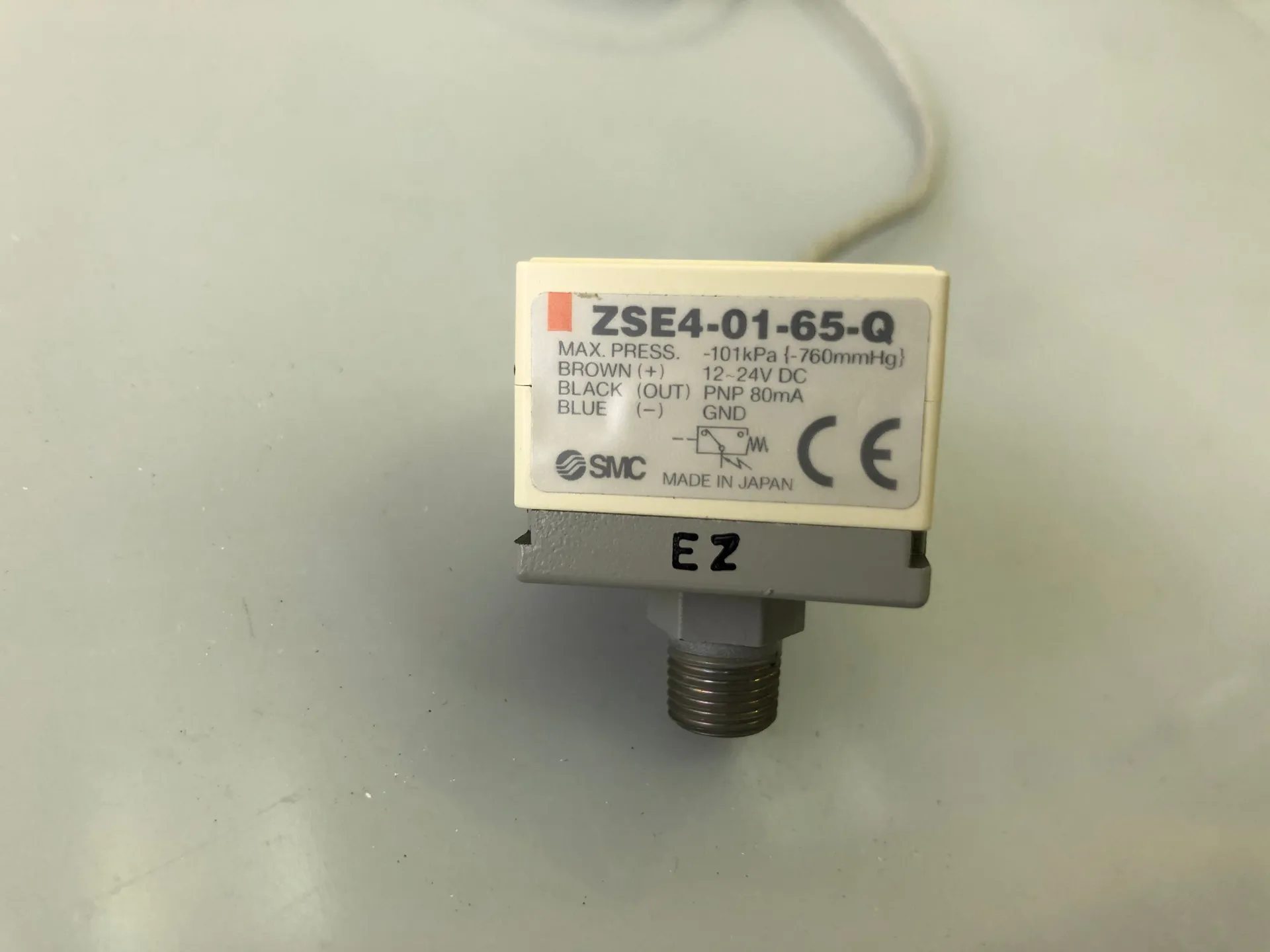 SMC ZSE4-01-65-Q Digital Pressure Switch – Vacuum Sensor, Compact, LCD Display - Thumbnail 2