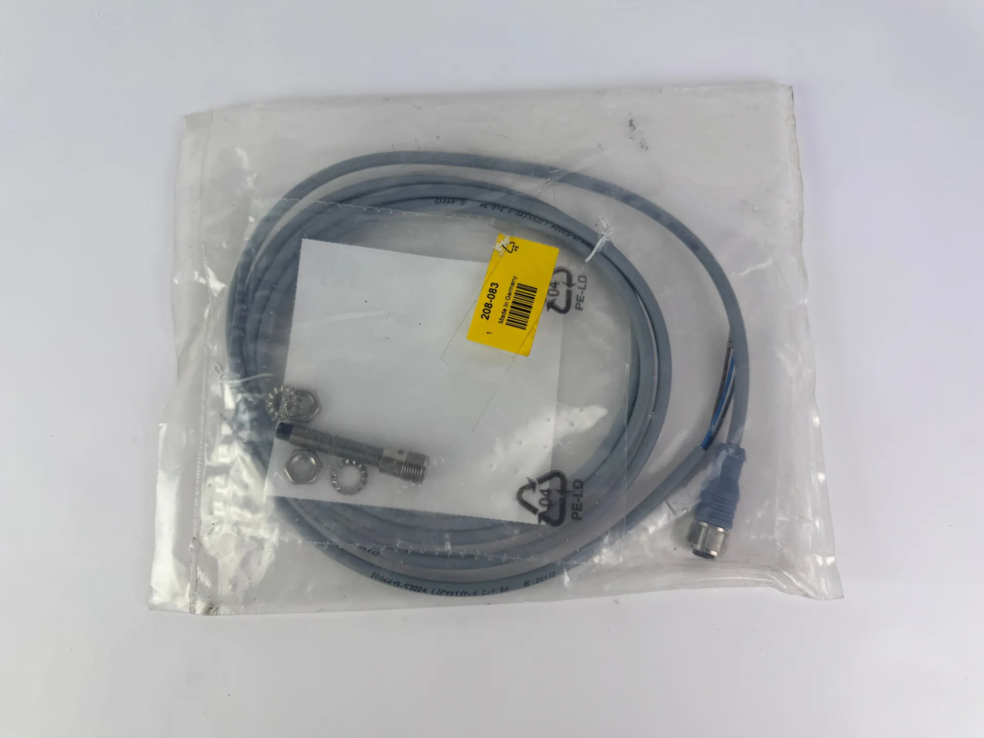 RS 208083 Inductive Proximity Sensor 4mm PNP 10-30VDC IP67 M8 Cable - Thumbnail 6