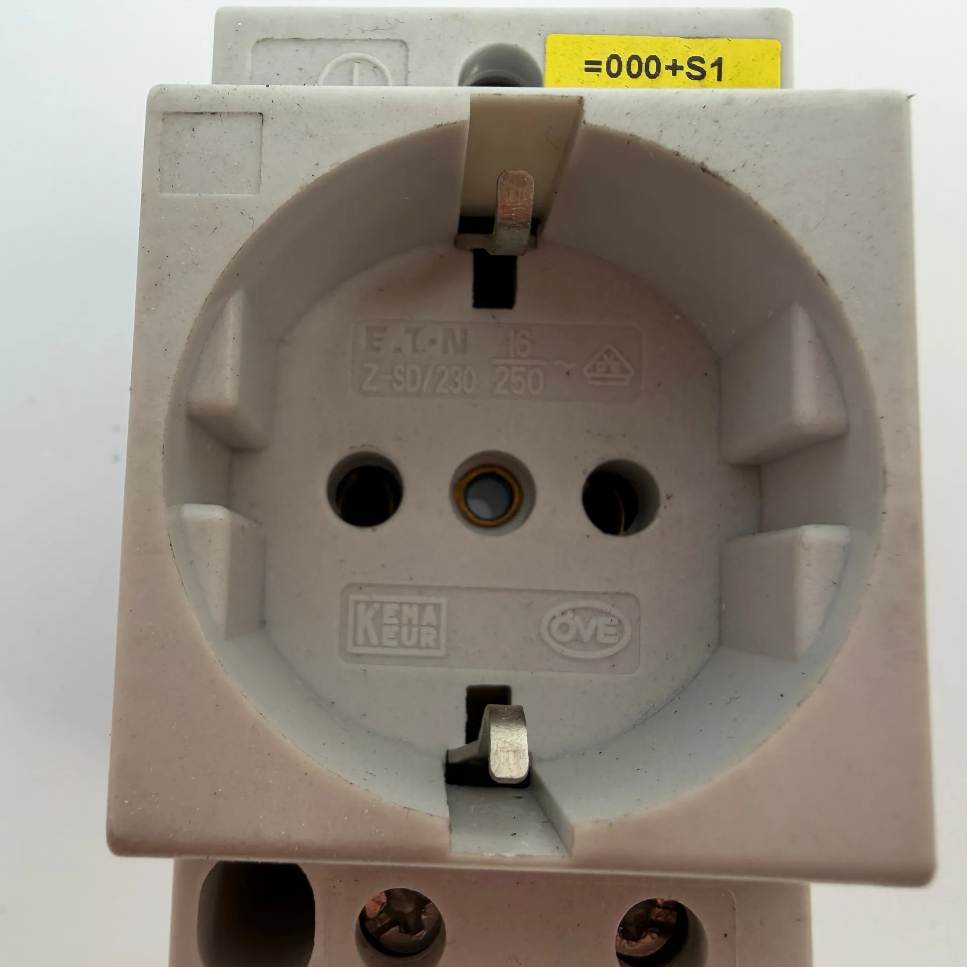Lot of 4 Eaton Moeller Z-SD/230 DIN Rail Schuko Socket Outlet 250V 16A - Thumbnail 5