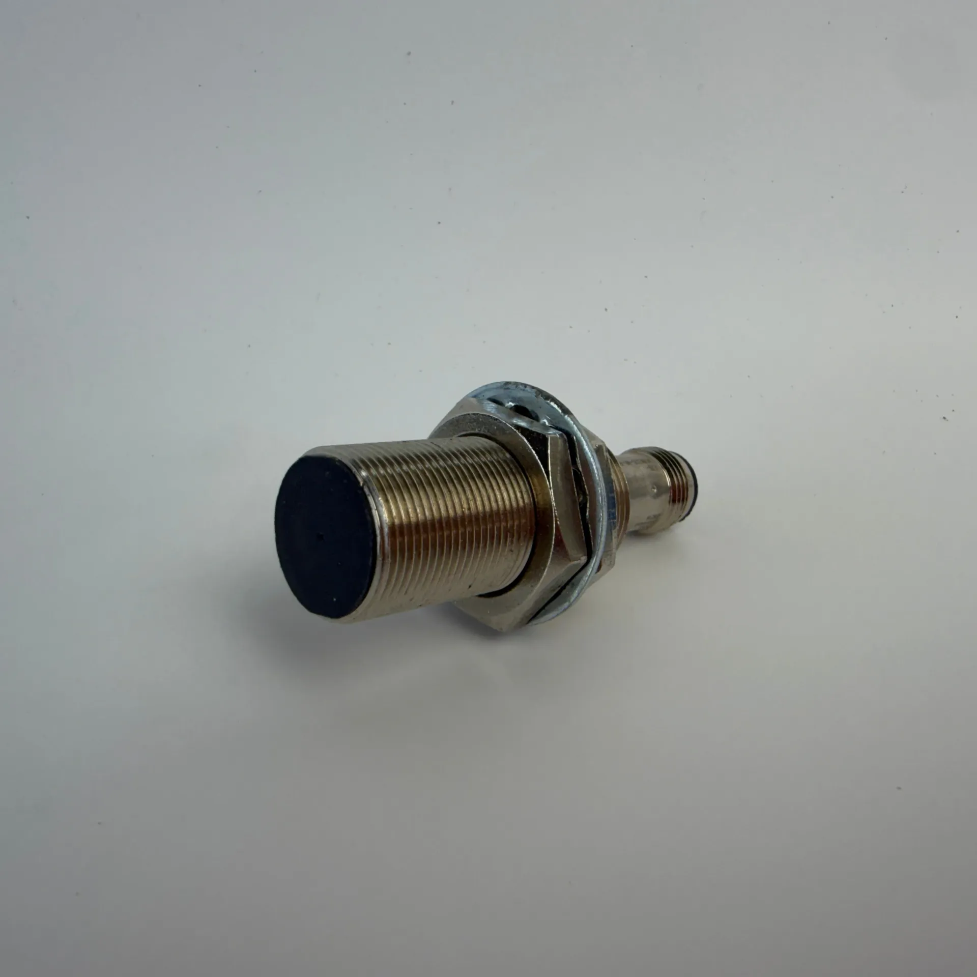 OMRON E2B-M18KS05-M1-B1 Inductive Proximity Sensor M18 5mm PNP NO M12
