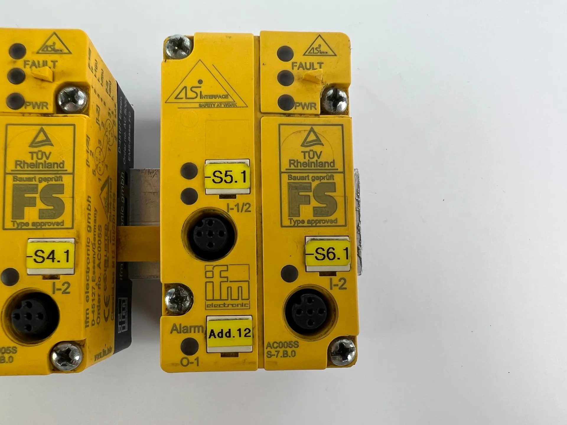 3x IFM AC005S Safe AS-Interface ClassicLine Module + 6m Cable - Thumbnail 4