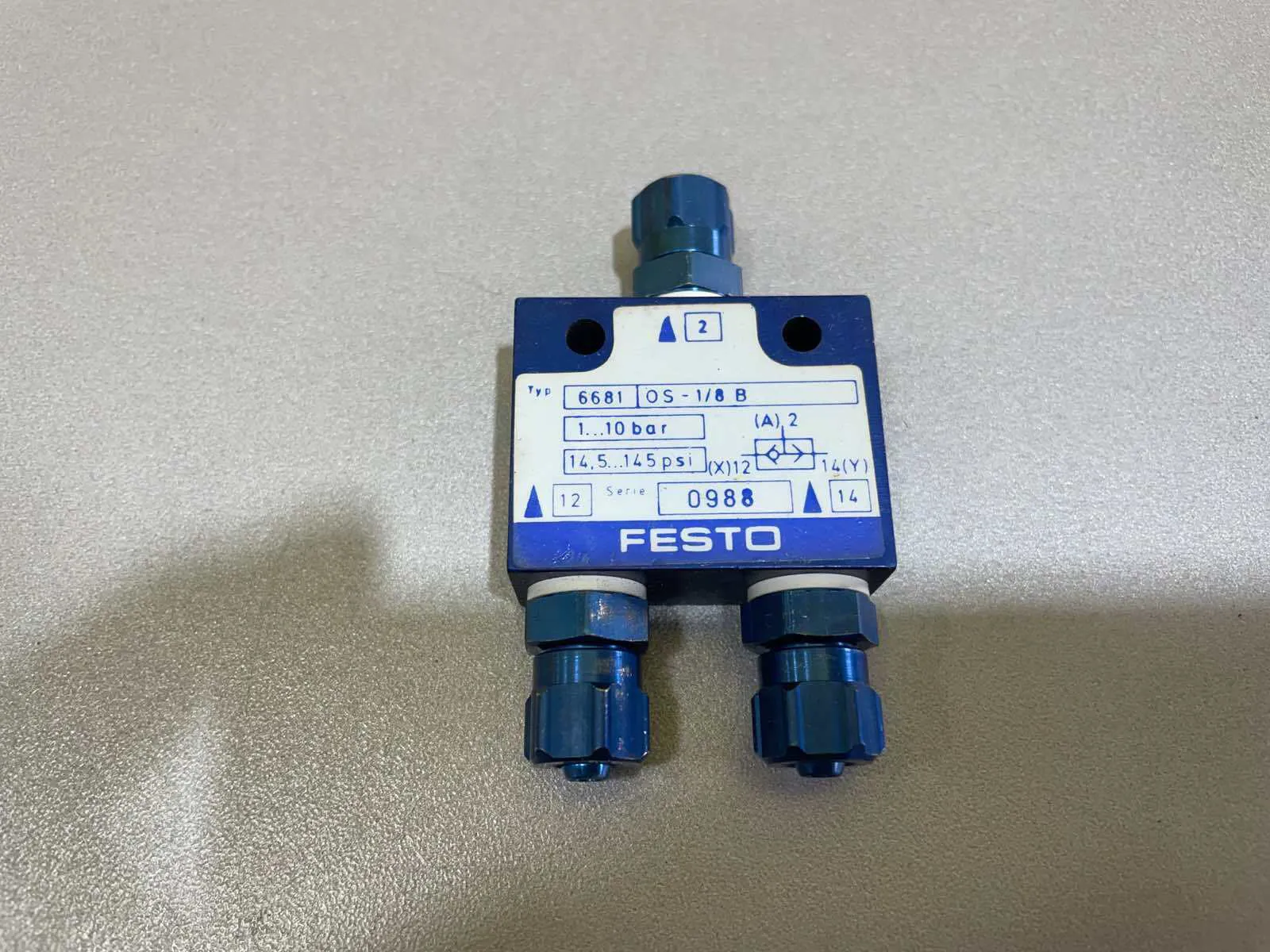 1x Festo 6681 OS-1/8 B Port OR Gate