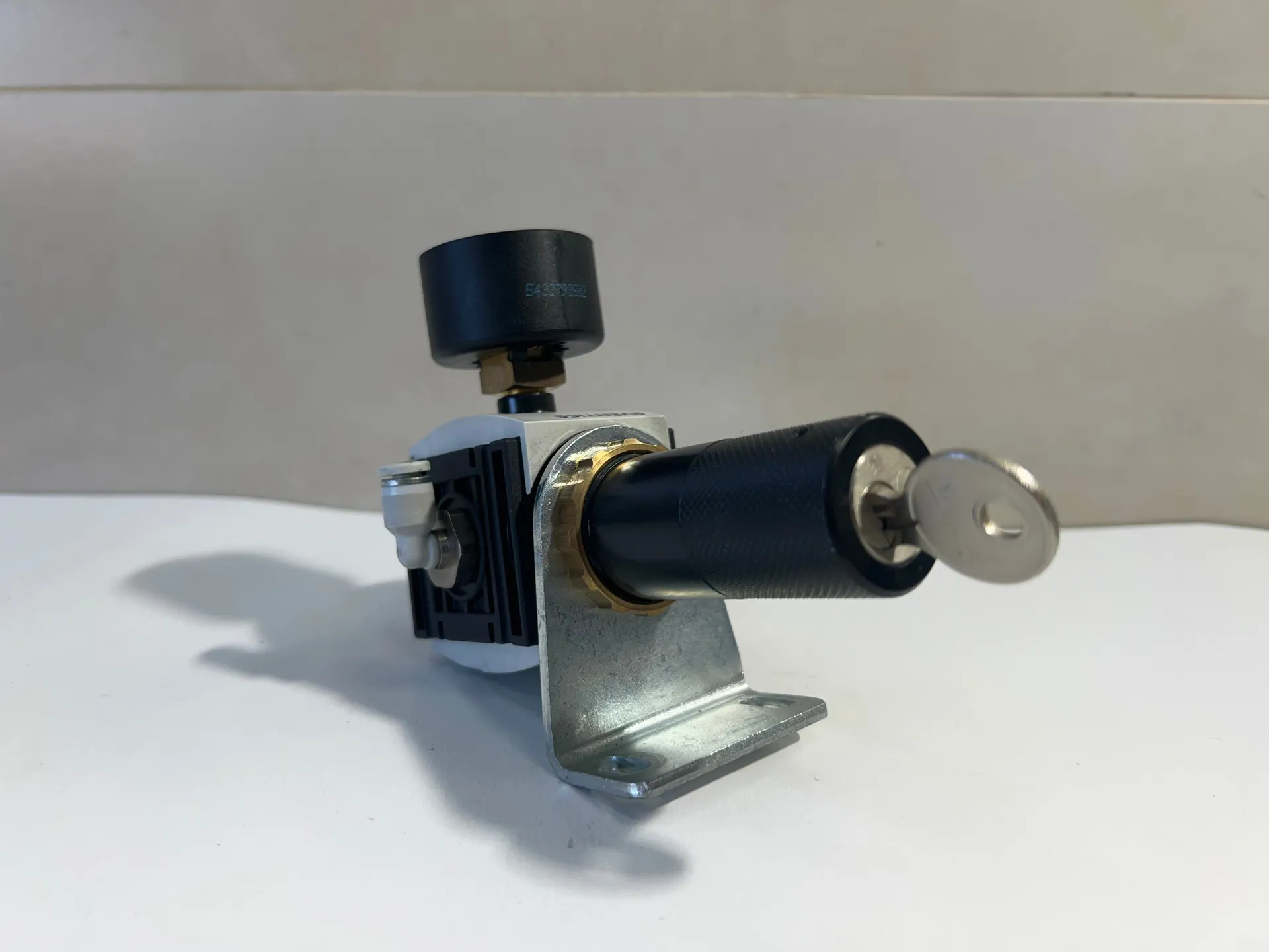 Aventics R412010648 Pressure Regulator AS1-RGS-G014-GAN with R412003857 0–10 Bar Gauge + Key - Thumbnail 5