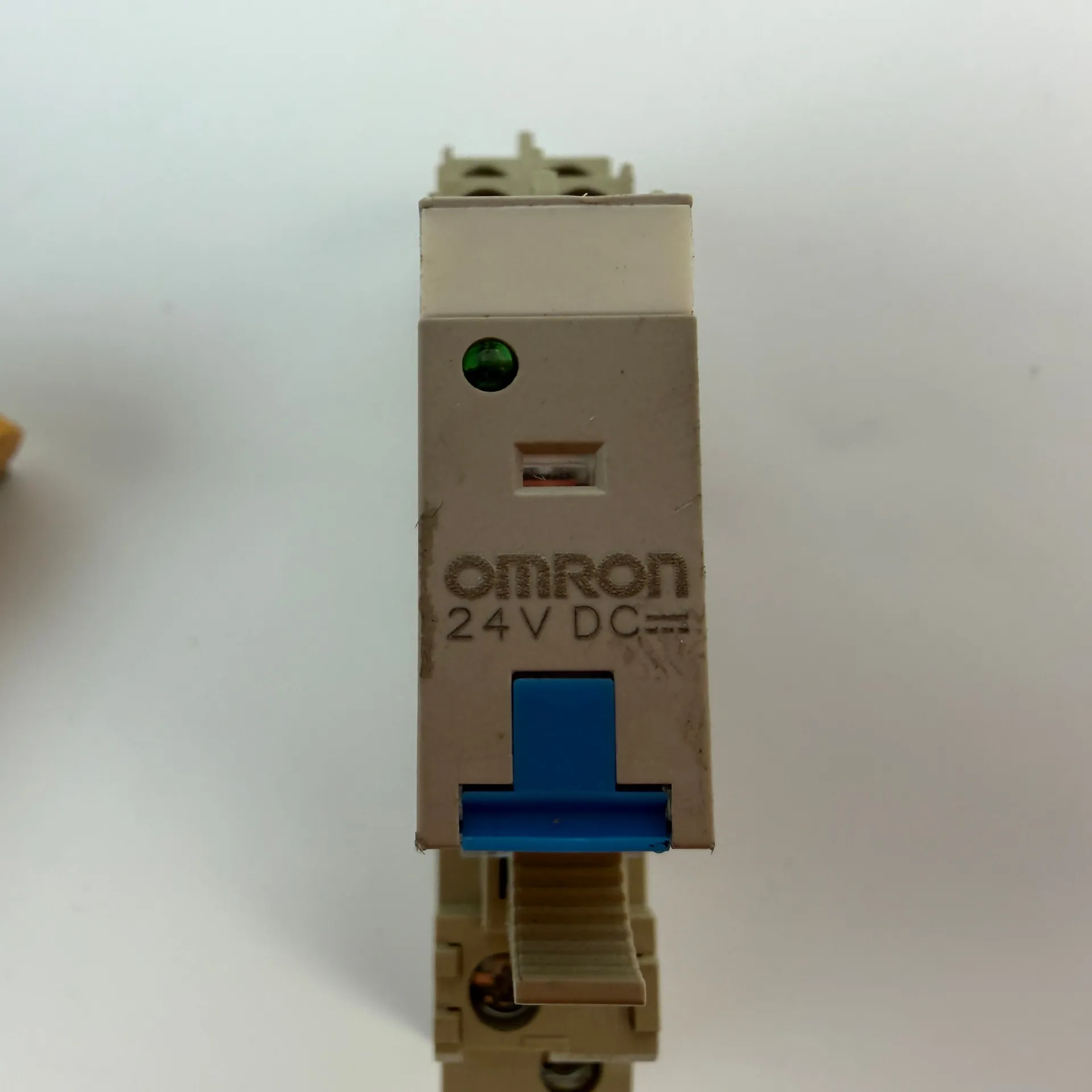 Lot of 3 Omron G2R-2-SNI(S) 24VDC Relay w/ P2RF-08-E Socket DIN Rail Mount - Thumbnail 4