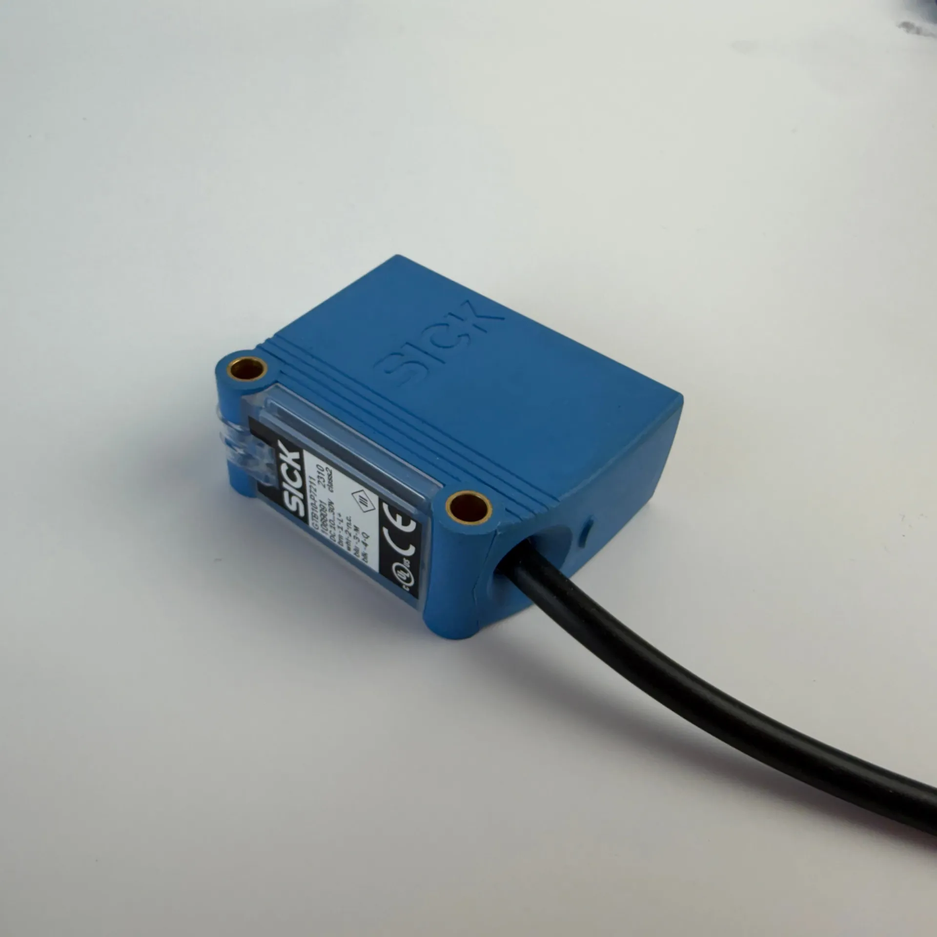 SICK GTB10-P7211 1068091 G10 Photoelectric Proximity Sensor PNP 950mm - Image 1