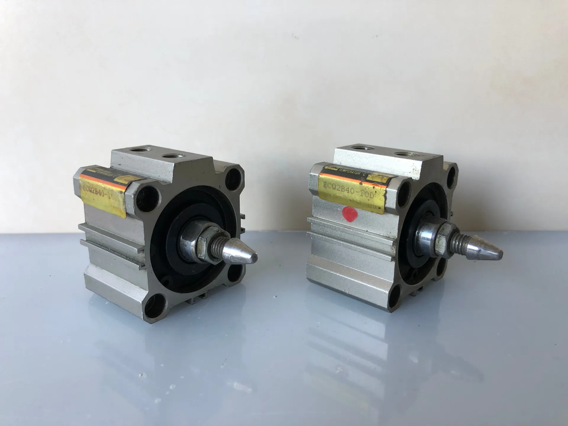 1x SMC ECQ2B40-10D Pneumatic Cylinder – Compact - Thumbnail 2