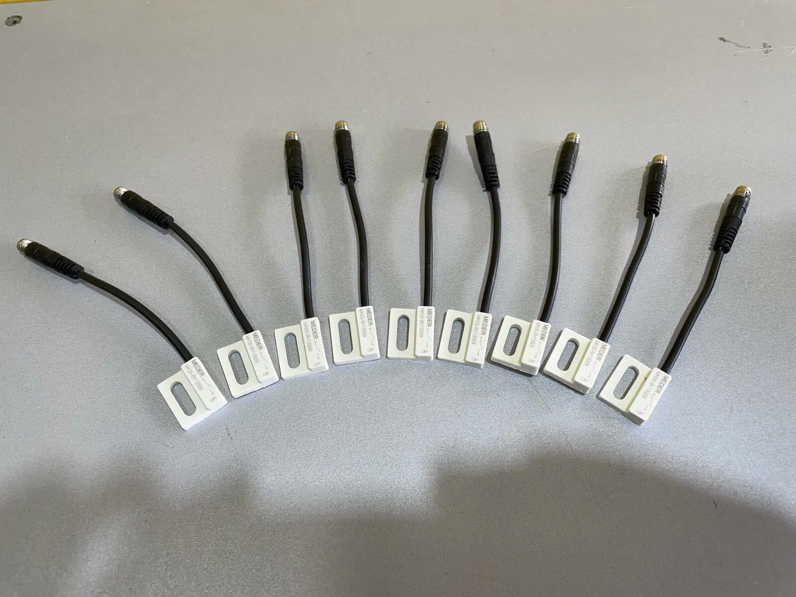 Lot of 9 Meder Proximity Sensors MK05-BV13329 - Thumbnail 4