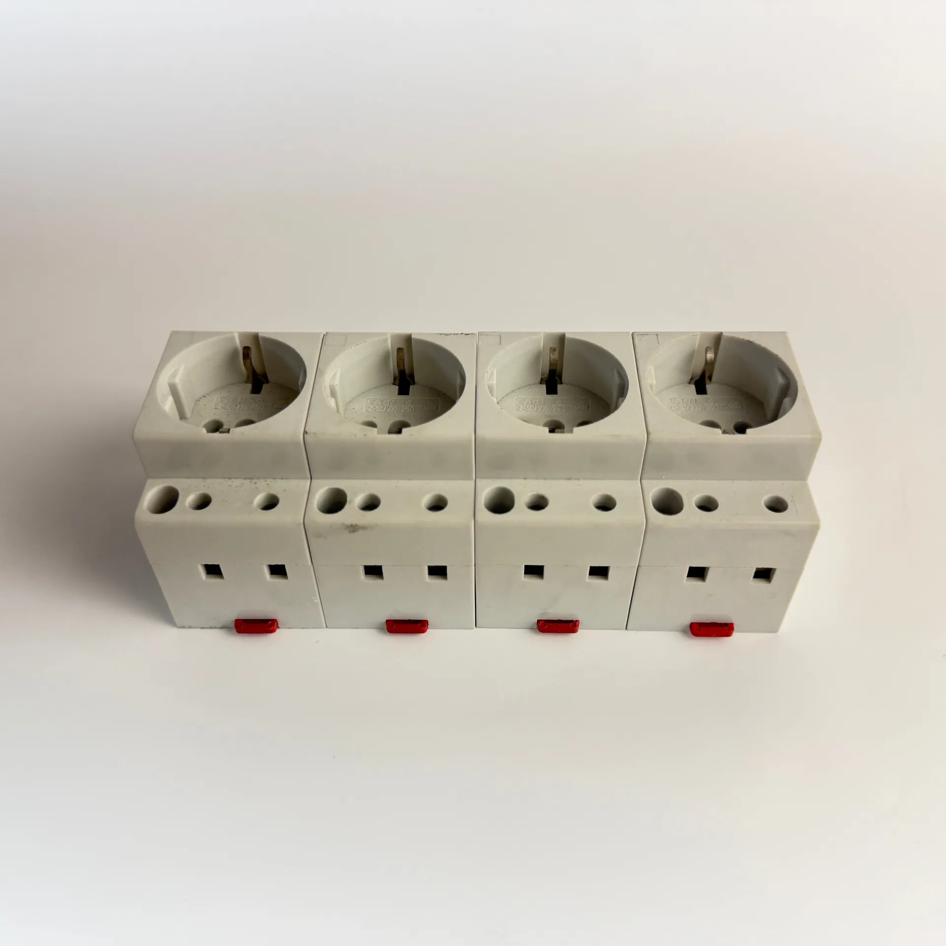 Lot of 4 Eaton Moeller Z-SD/230 DIN Rail Schuko Socket Outlet 250V 16A - Thumbnail 3