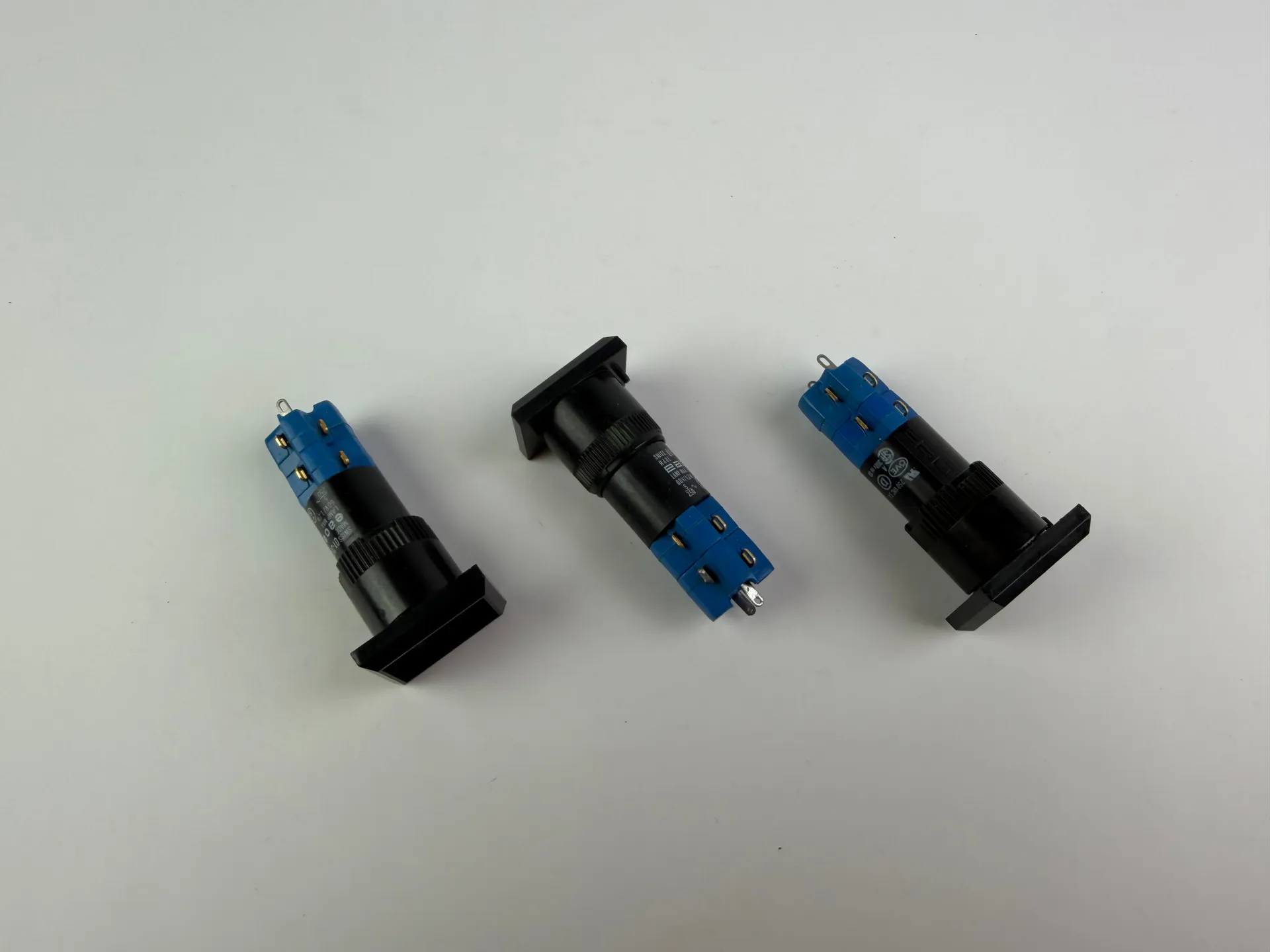 3x EAO 01-262 Pushbutton Switch - Thumbnail 2