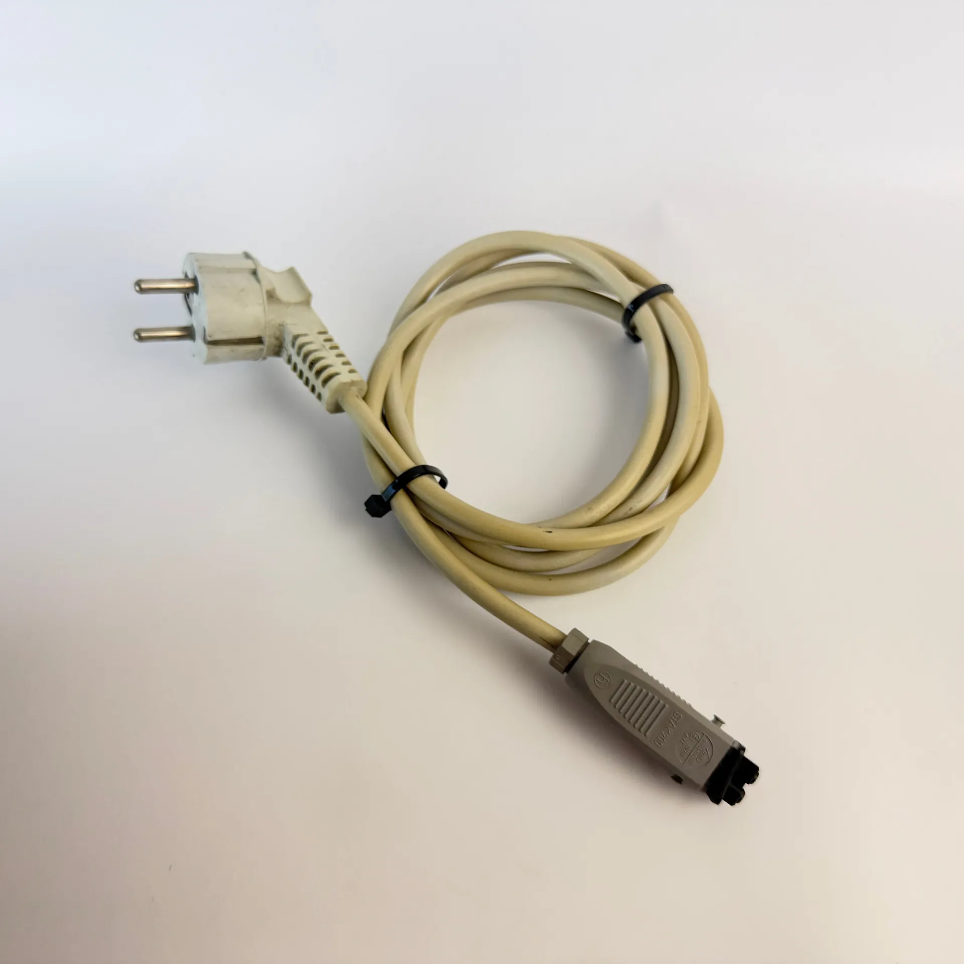 Hirschmann STAK 200 932037106 2+PE Female Power Connector Cable 1.7m Schuko - Thumbnail 2