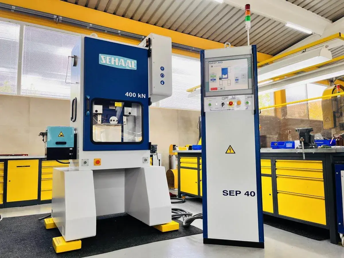 Schaal SEP 40 High-Speed Stamping Press 400 kN with SZV 2 Feeder - Thumbnail 4