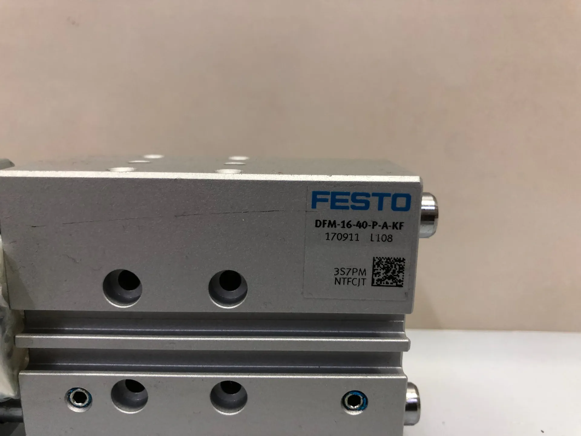 FESTO DFM-16-40-P-A-KF 170911 Guided Actuator New - Image 1