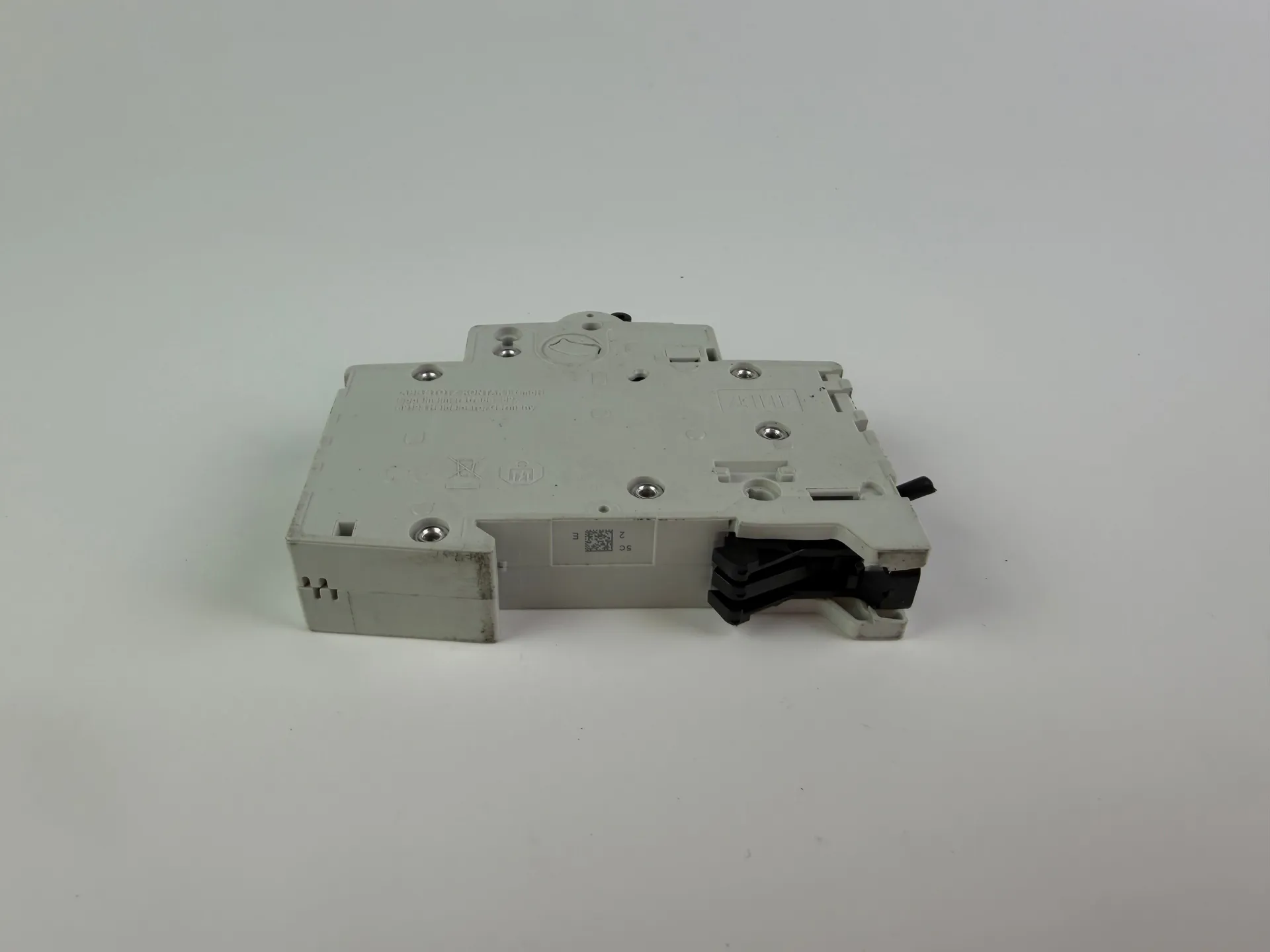 ABB S201-C2 Circuit Breaker 2A 1-Pole 6kA 2CDS251001R0024 - Thumbnail 6