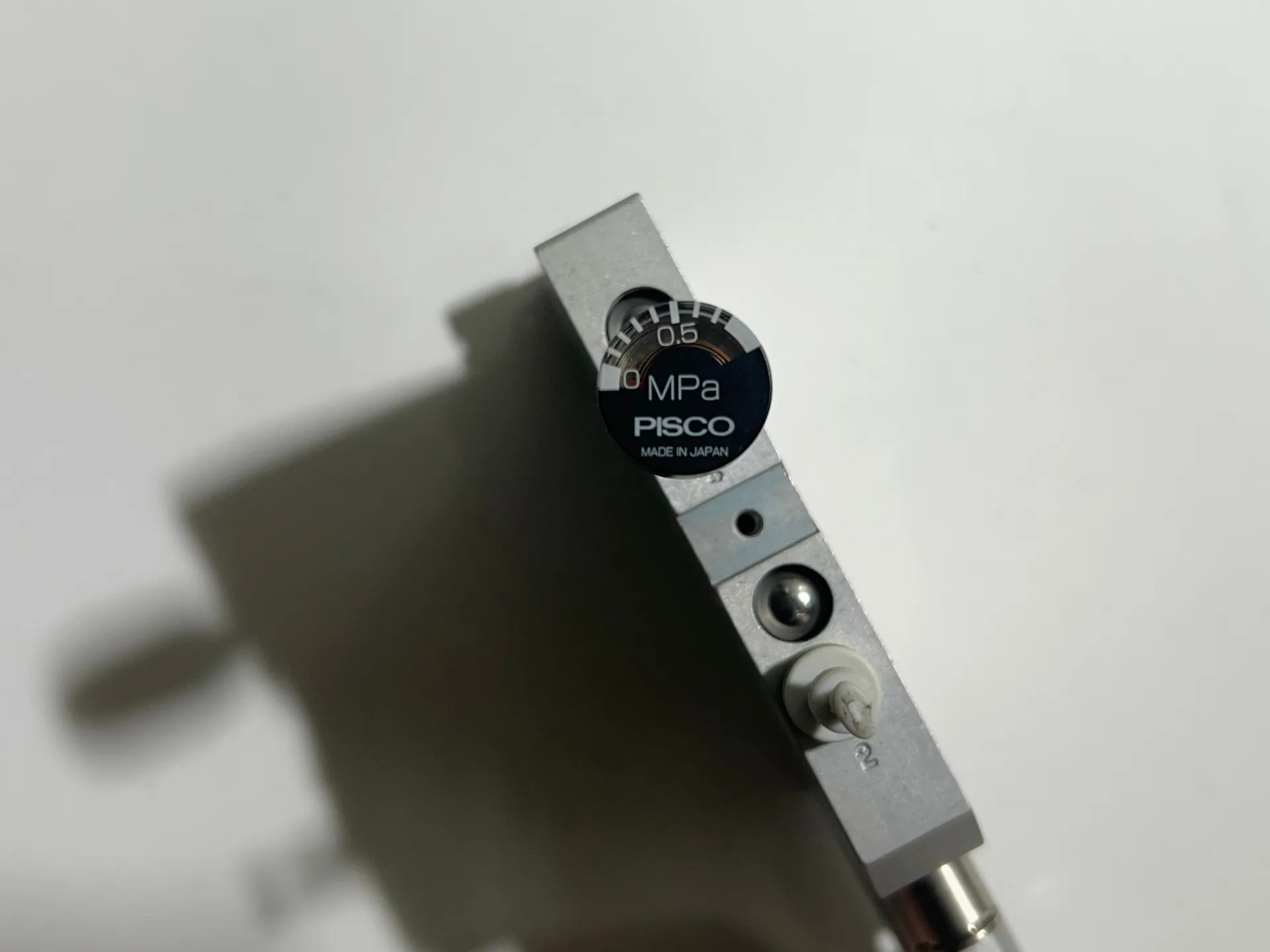 1x Aventics R422103084 Pressure Regulator Series AV with Pisco Connection - Thumbnail 4