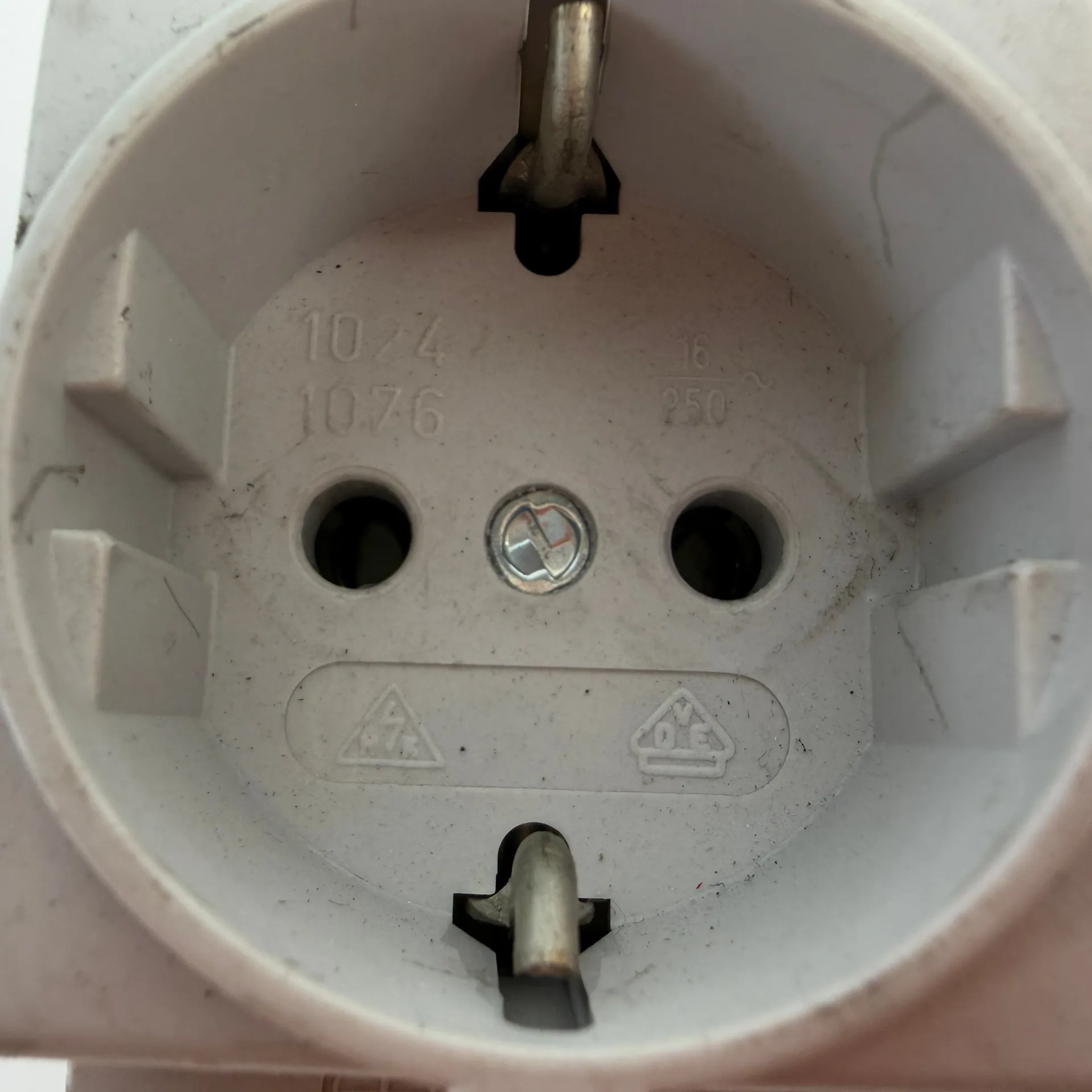 ETI T-2P+Z Schuko Socket DIN Rail Outlet 16A 250V AC 002414021 - Image 1