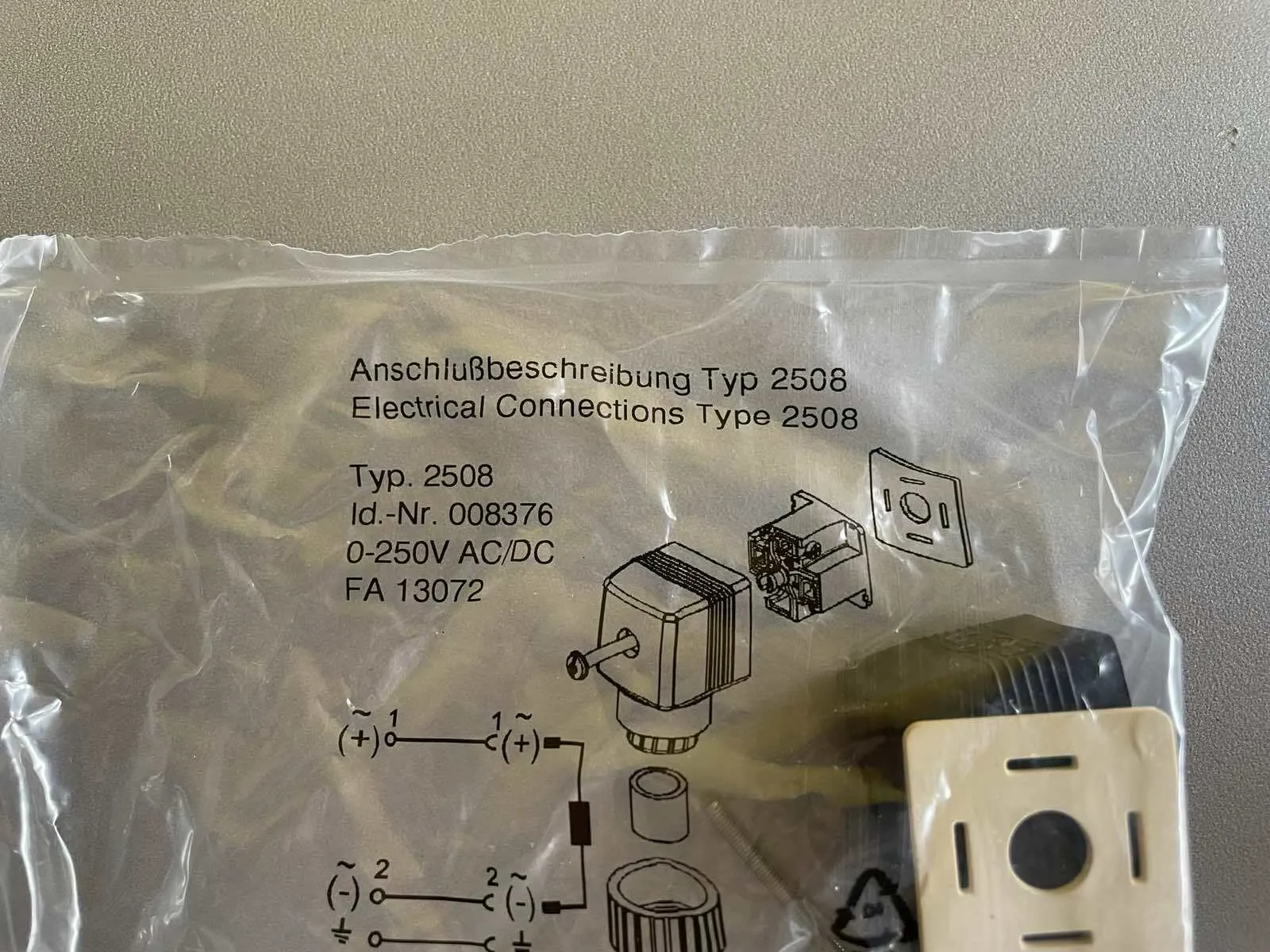 Burkert-Deutz Cable Plug 2508 - Thumbnail 2