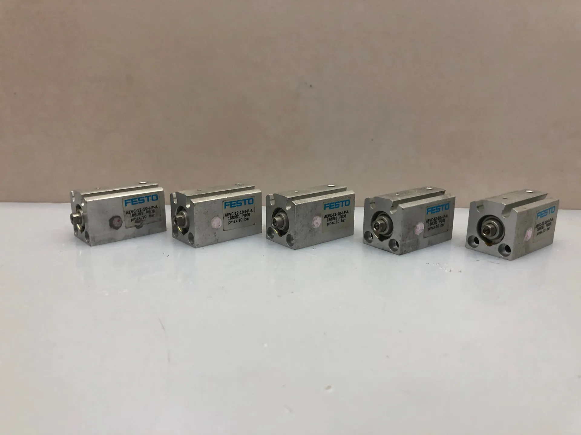 1x FESTO AEVC-12-10-I-P-A 188081 Compact Pneumatic Cylinder 12mm Bore 10mm Stroke - Thumbnail 2