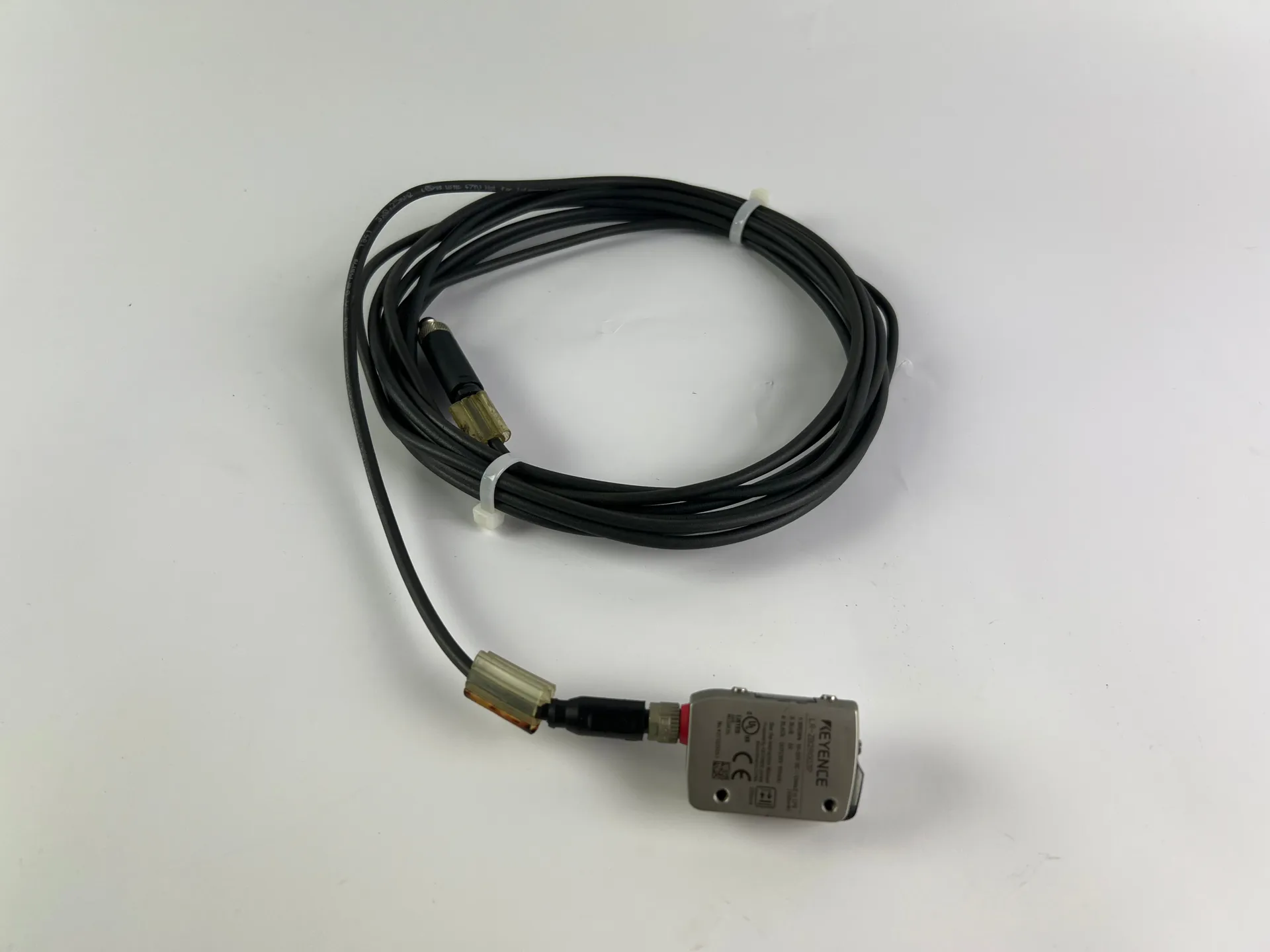 1x Keyence LR-ZB250C3P Laser Sensor + 500cm Cable - Image 1