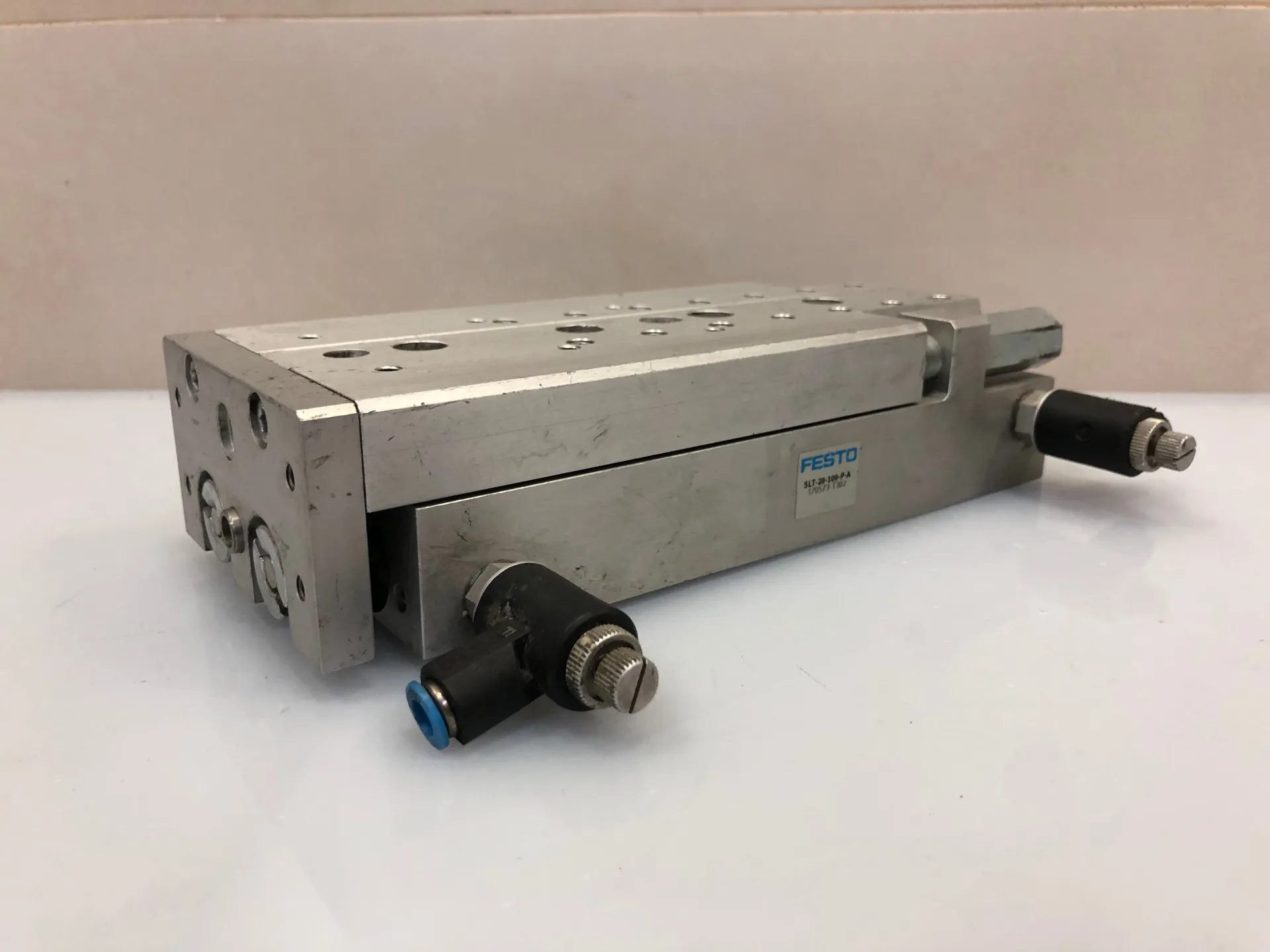1x Festo SLT-20-100-P-A 170573 Mini Slide Cylinder - Image 1