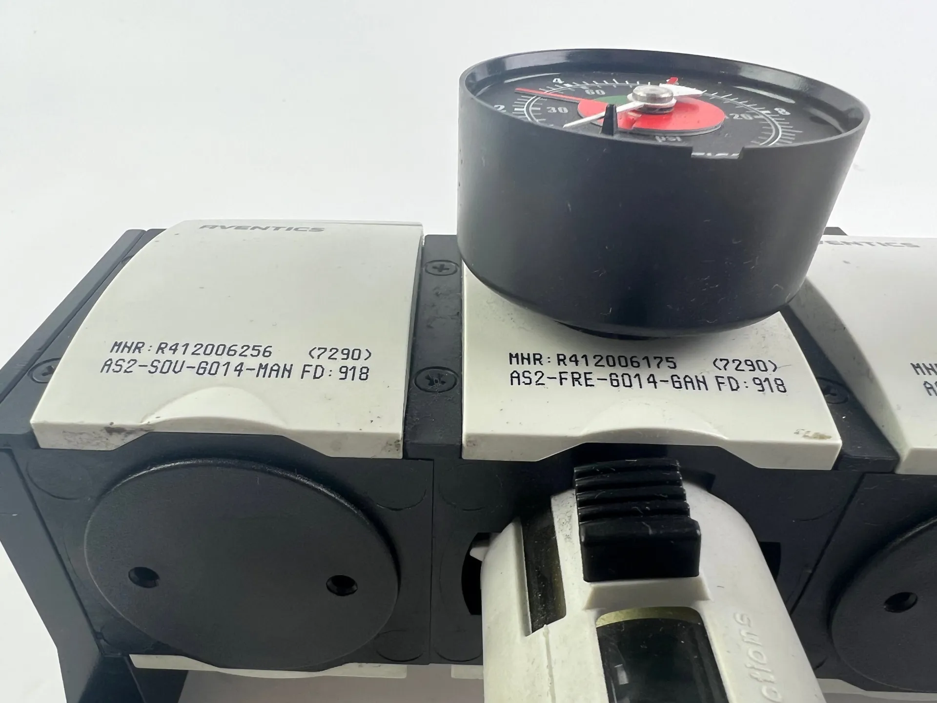 Aventics Pressure Regulating Valves R412006256 R412006175 R412006380 R412006250 + R412010767 + 2 Cables 230cm - Thumbnail 5