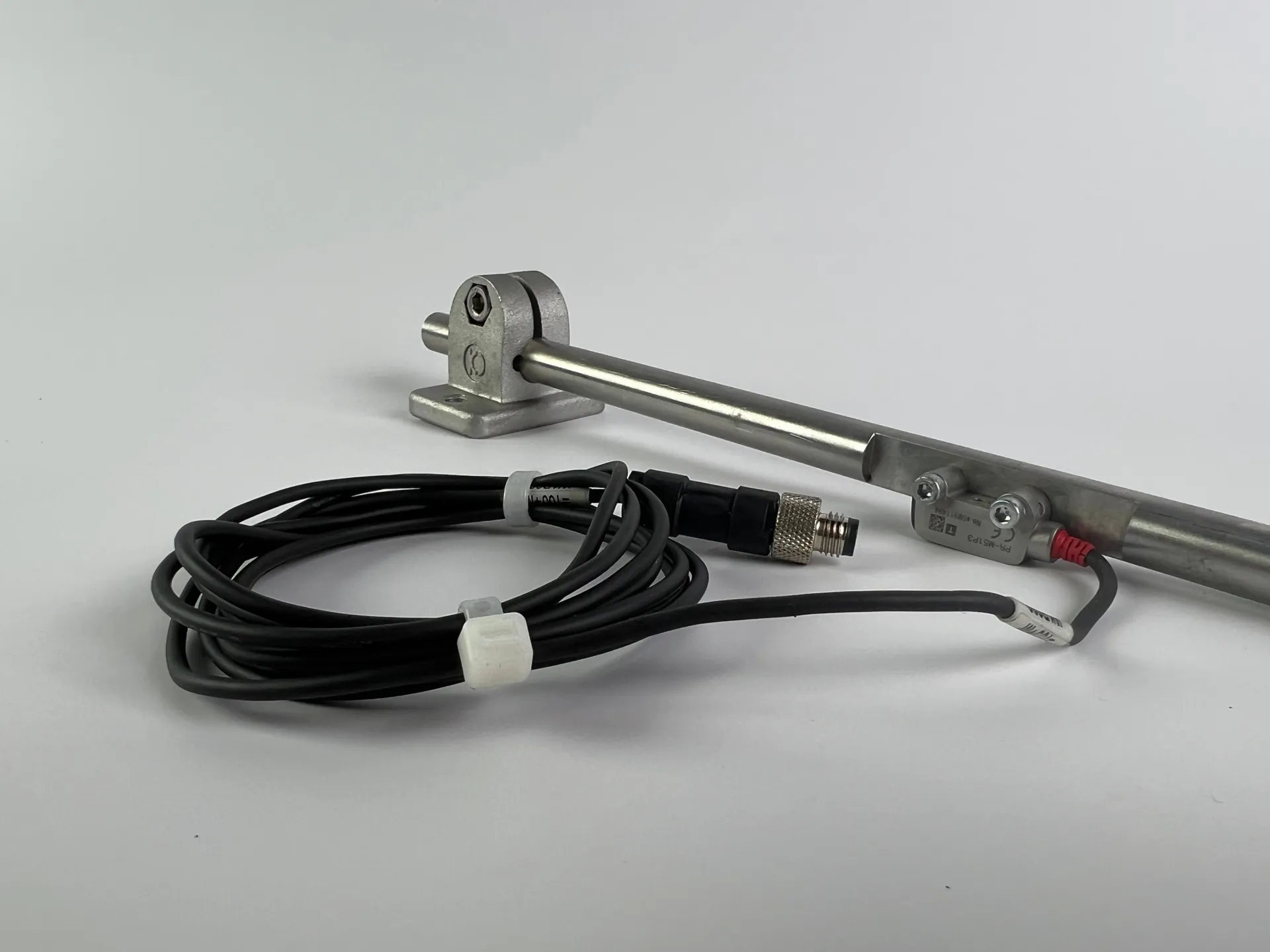 1x Keyence PR-M51P3 Photoelectric Sensor + 200cm Cable + Metal Mounting Stand - Thumbnail 4