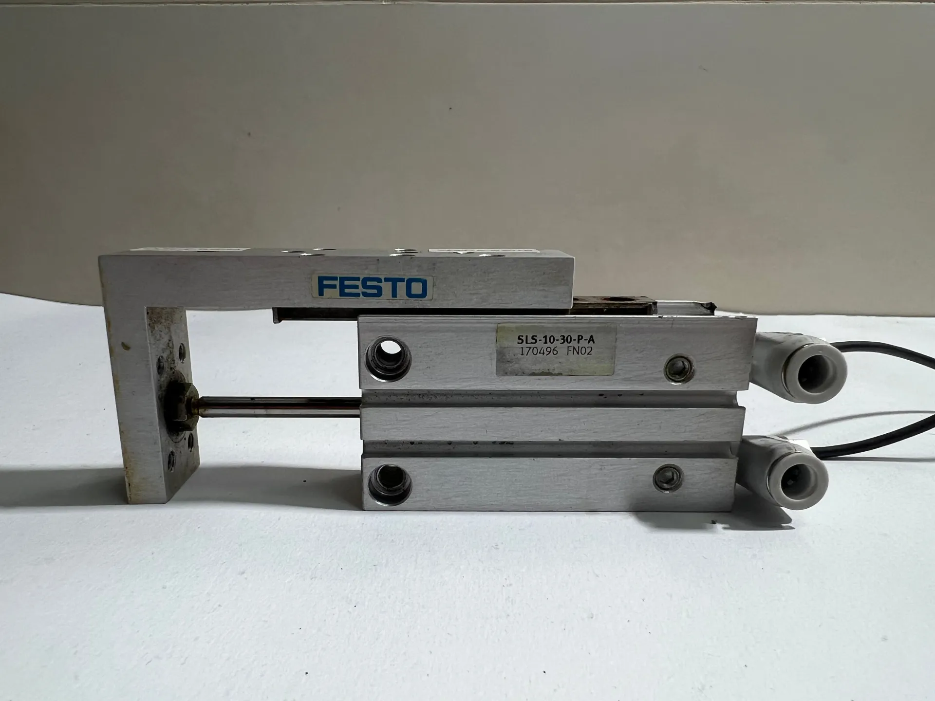 Festo SLS-10-30-P-A 170496 Slide Cylinder with 1.3m Sensor Cable - Image 1