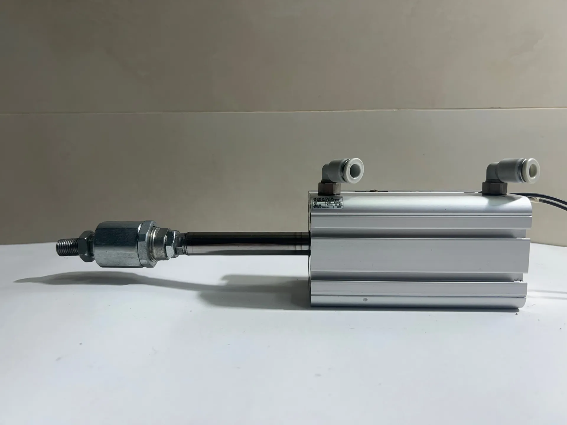 Aventics R422001227 Pneumatic Cylinder 10 Bar with 1.3m Sensor Cable - Thumbnail 2