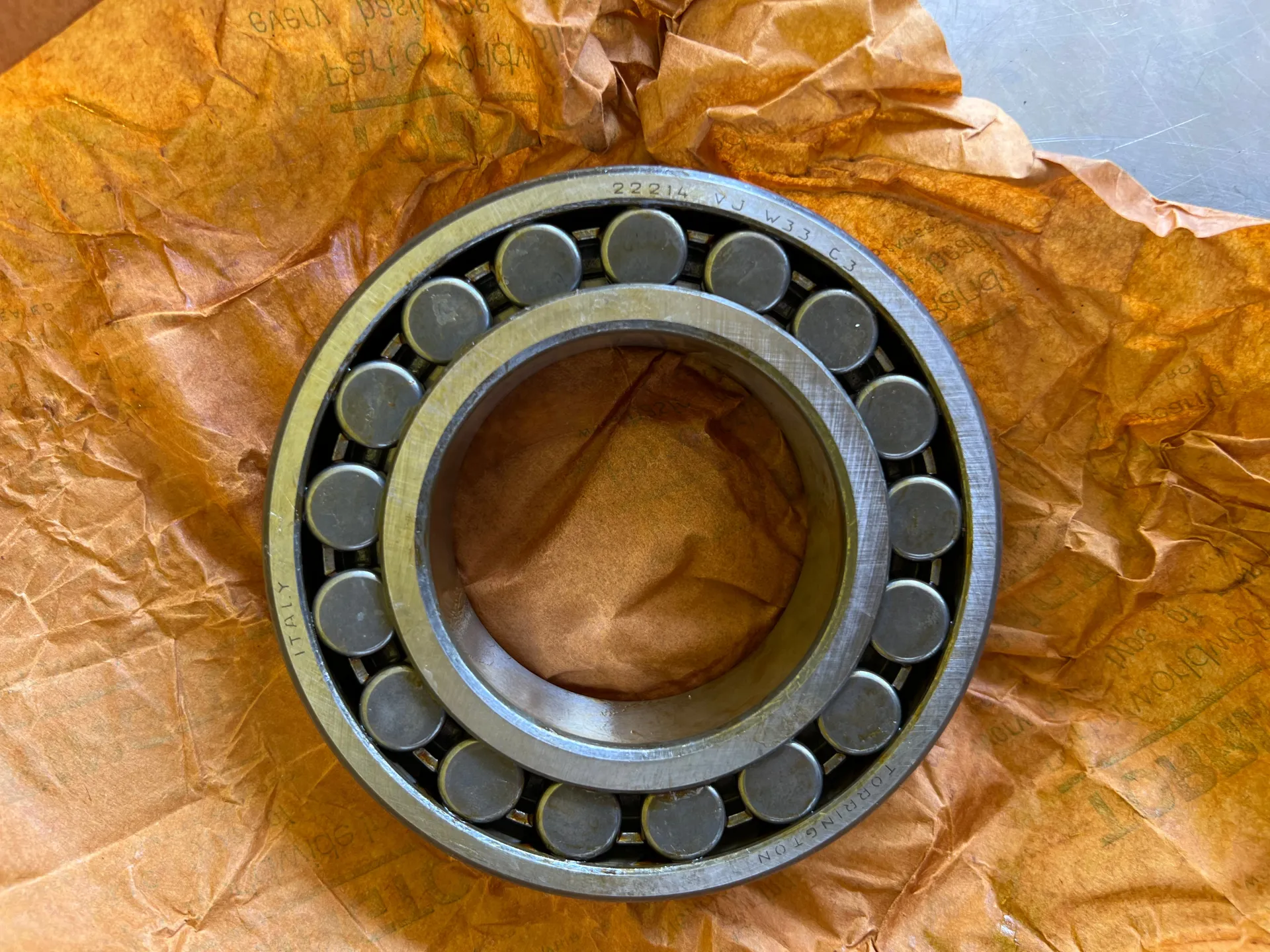 Torrington 22214 VJ W33 C3 Spherical Roller Bearing – 70x125x31 mm - Thumbnail 2